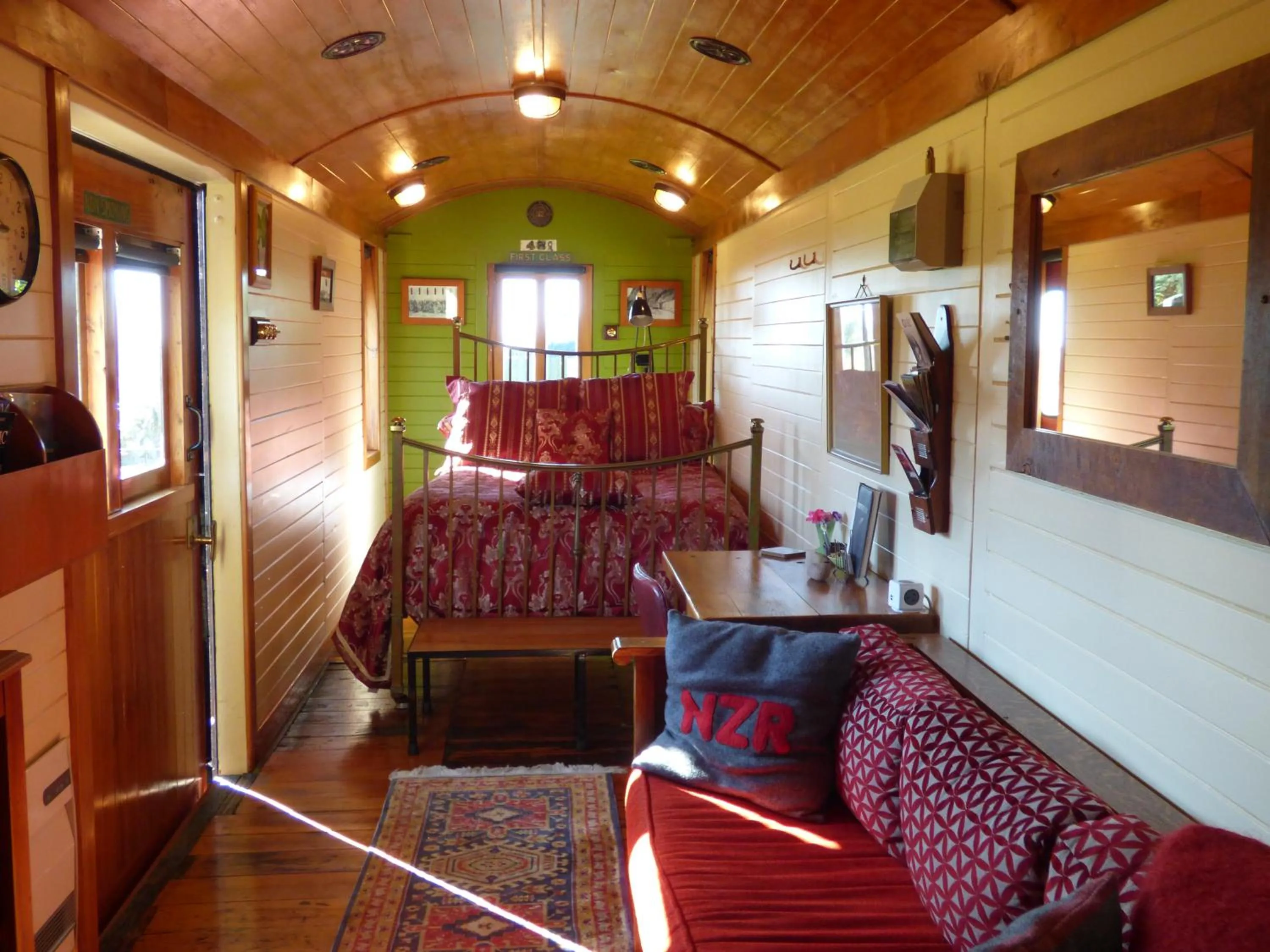 Bed in Hapuku Carriages Kaikōura