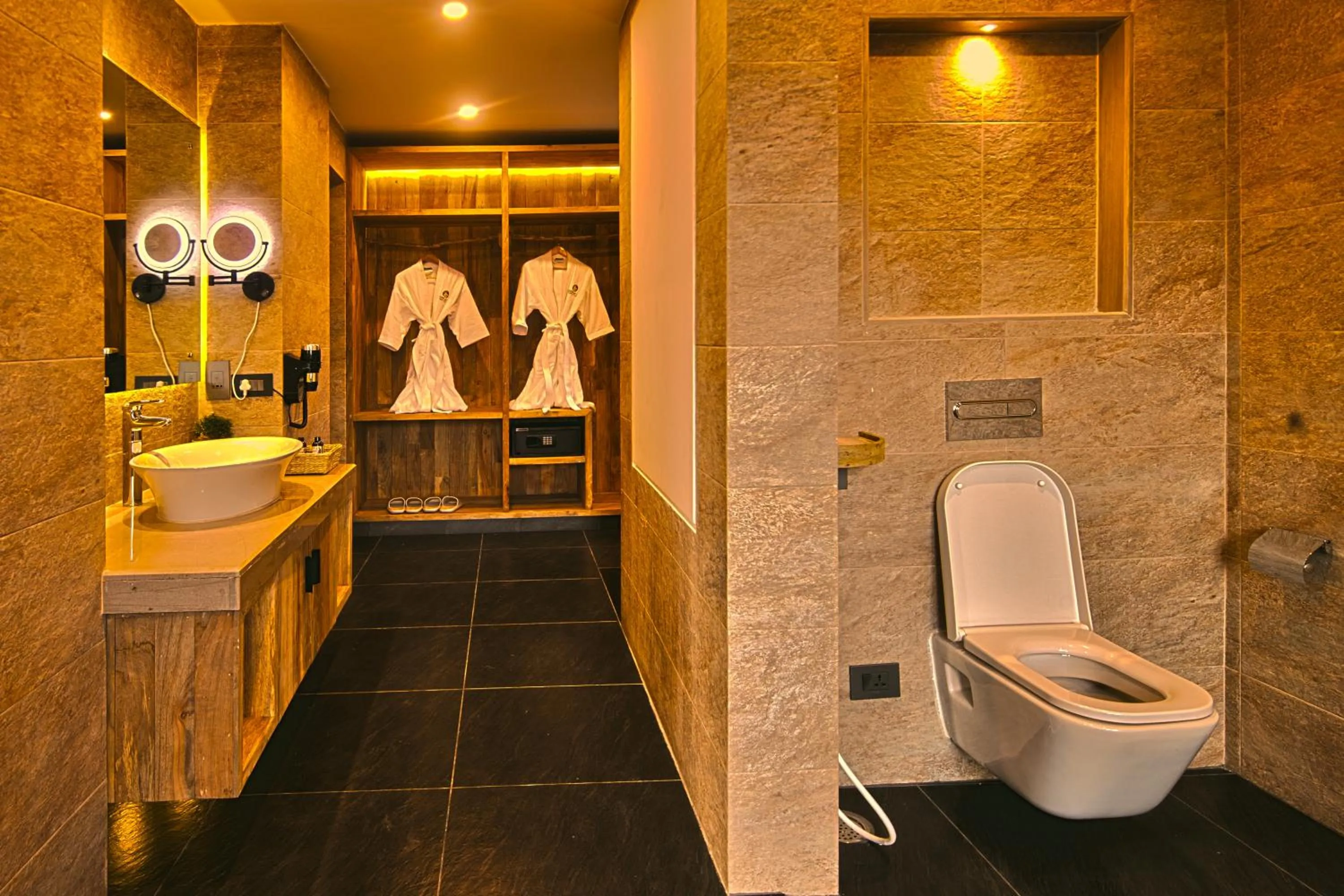 Shower in Dorje's Resort and Spa