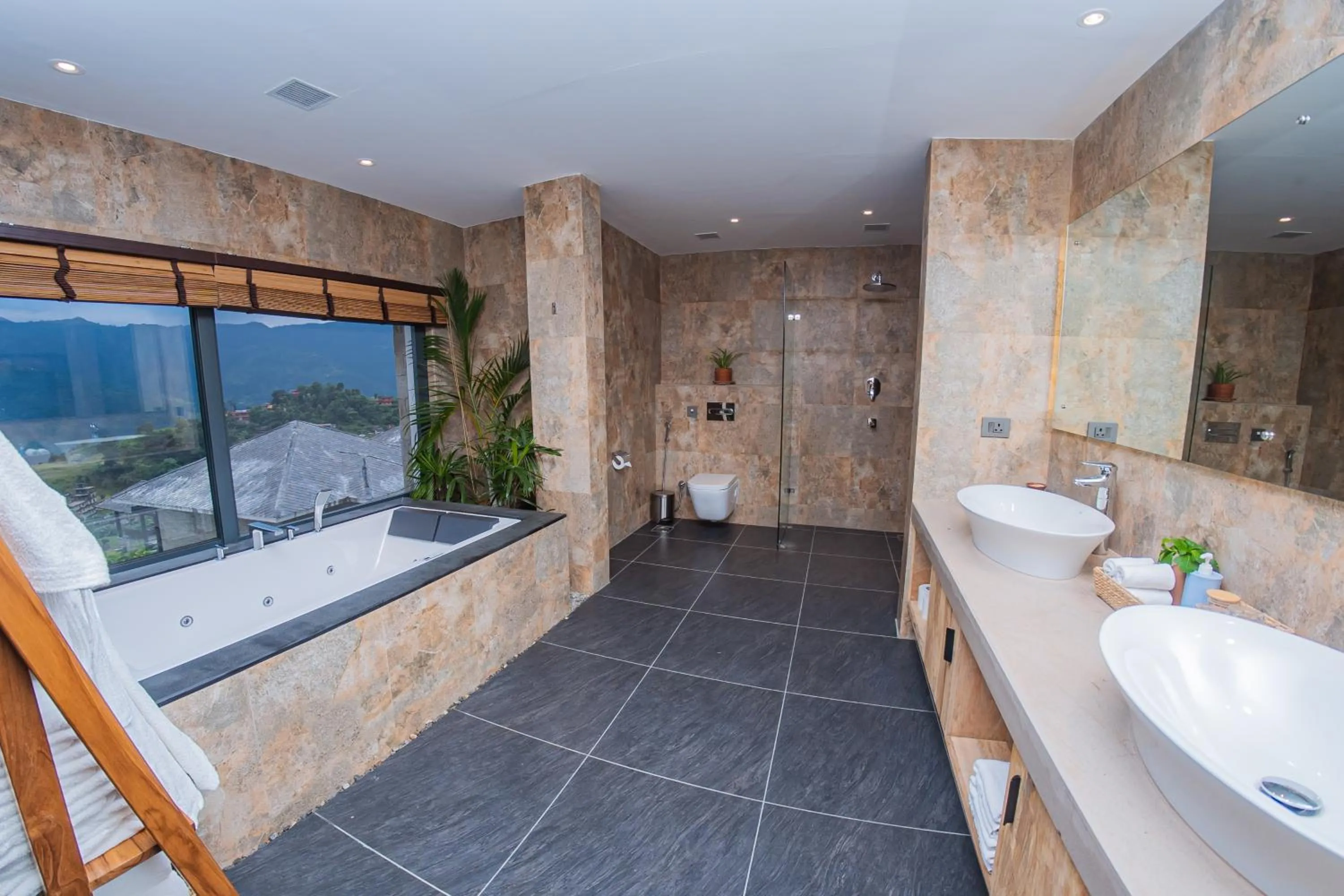 Shower in Dorje's Resort and Spa