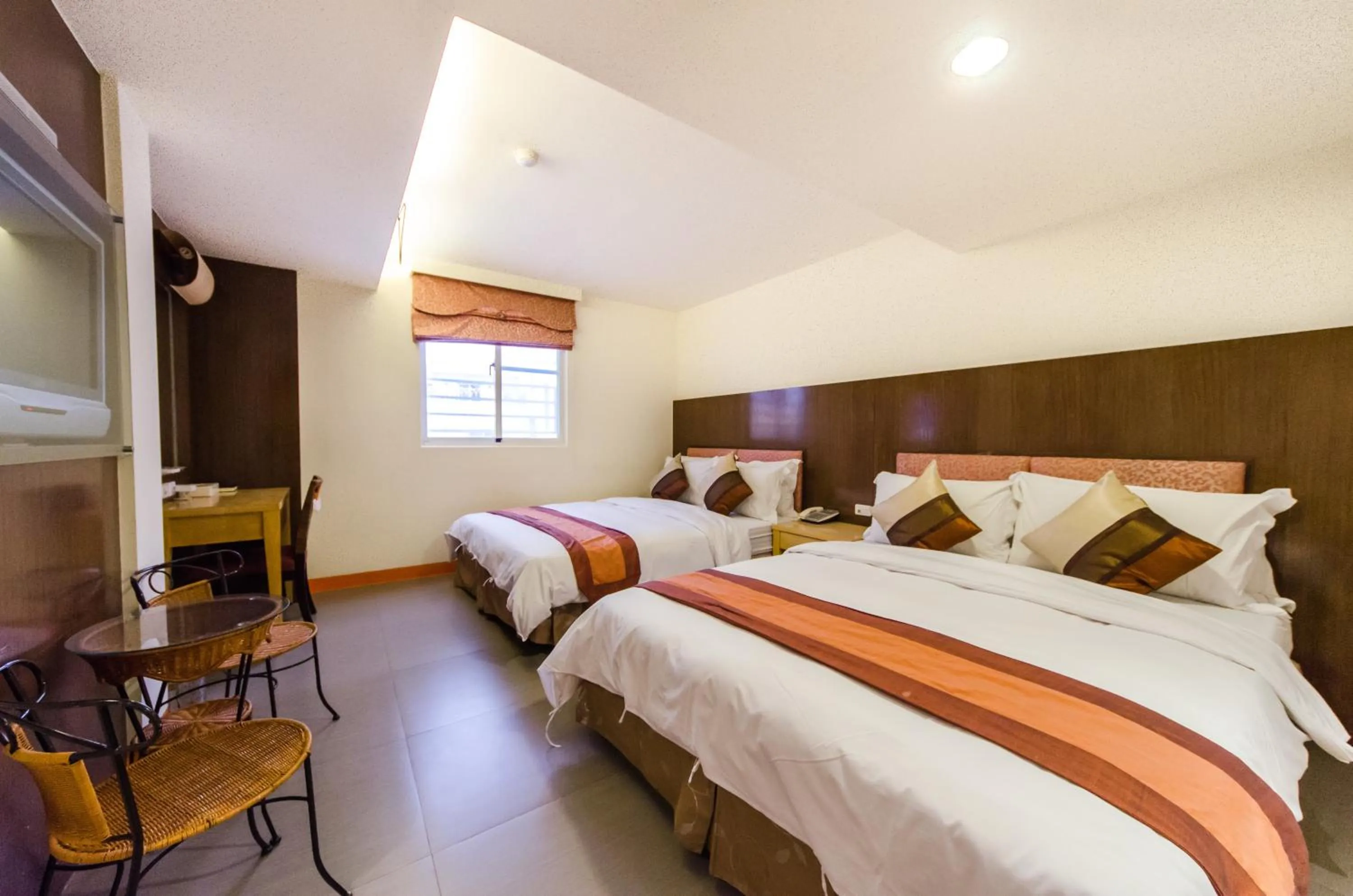 Photo of the whole room, Bed in Yake Homestay