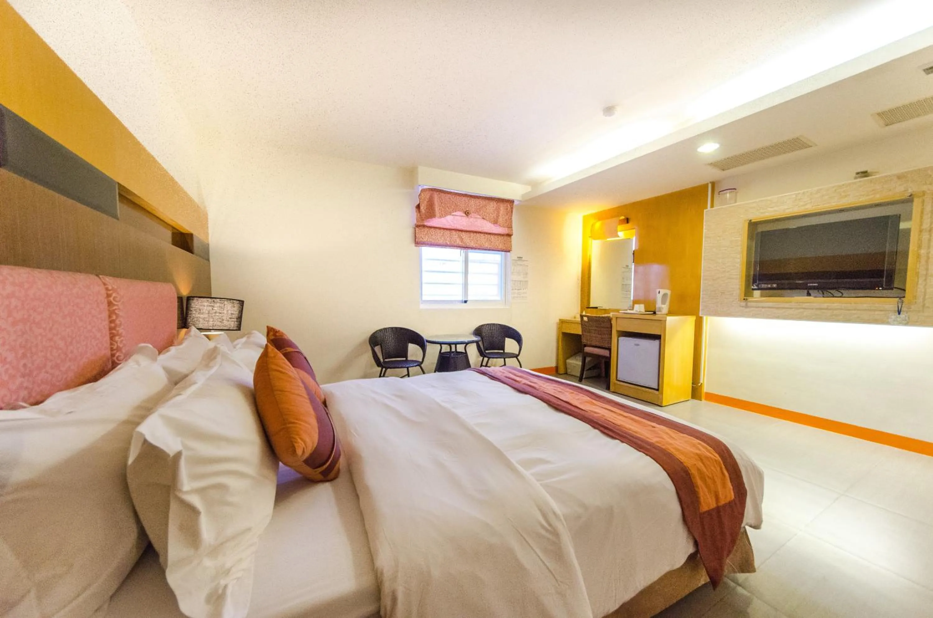 Photo of the whole room, Bed in Yake Homestay