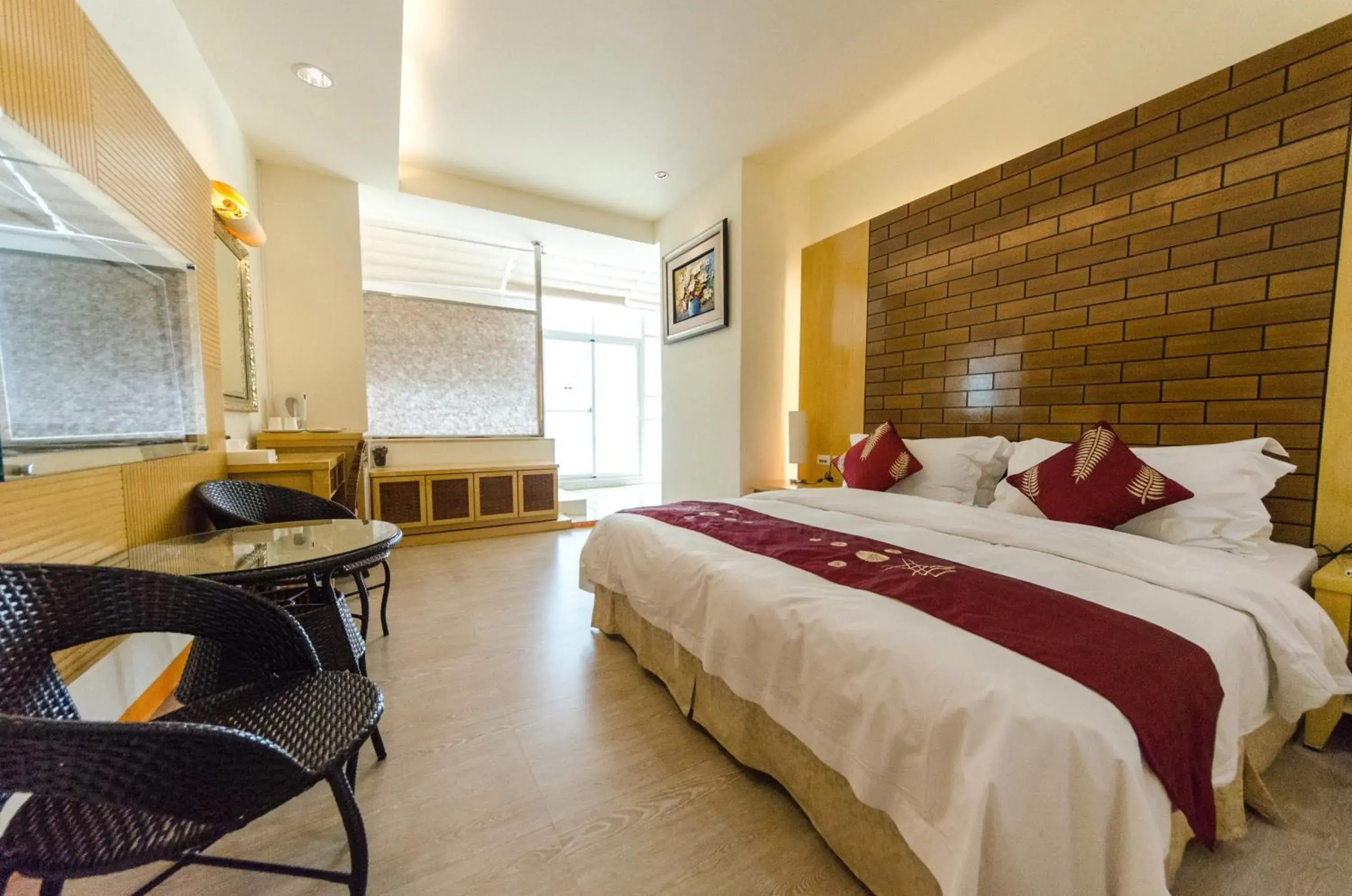 Deluxe Double Room with Balcony and Sea View in Yake Homestay Deluxe Double Room with Balcony and Sea View in Yake Homestay