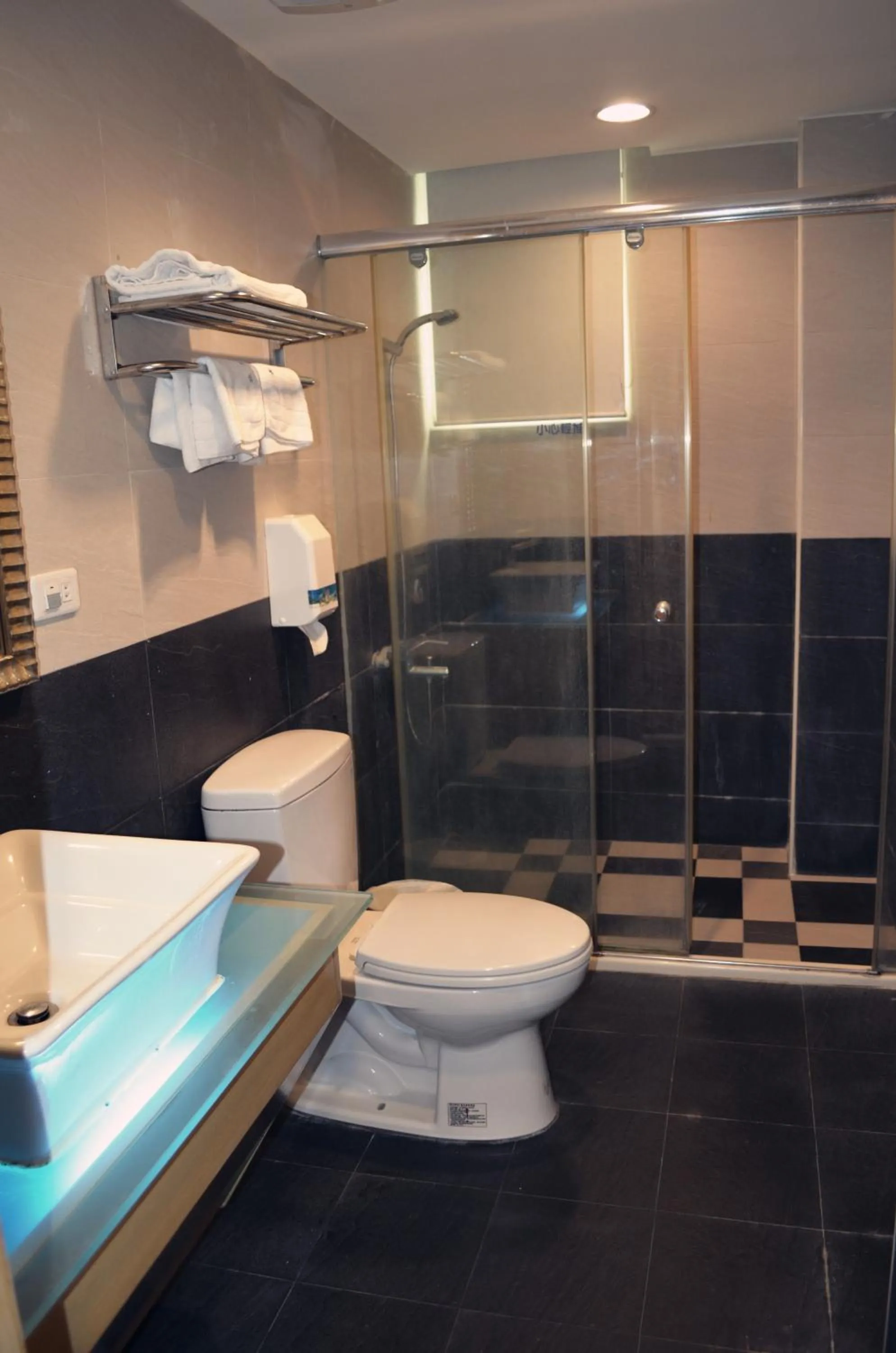 Bathroom in Yake Homestay