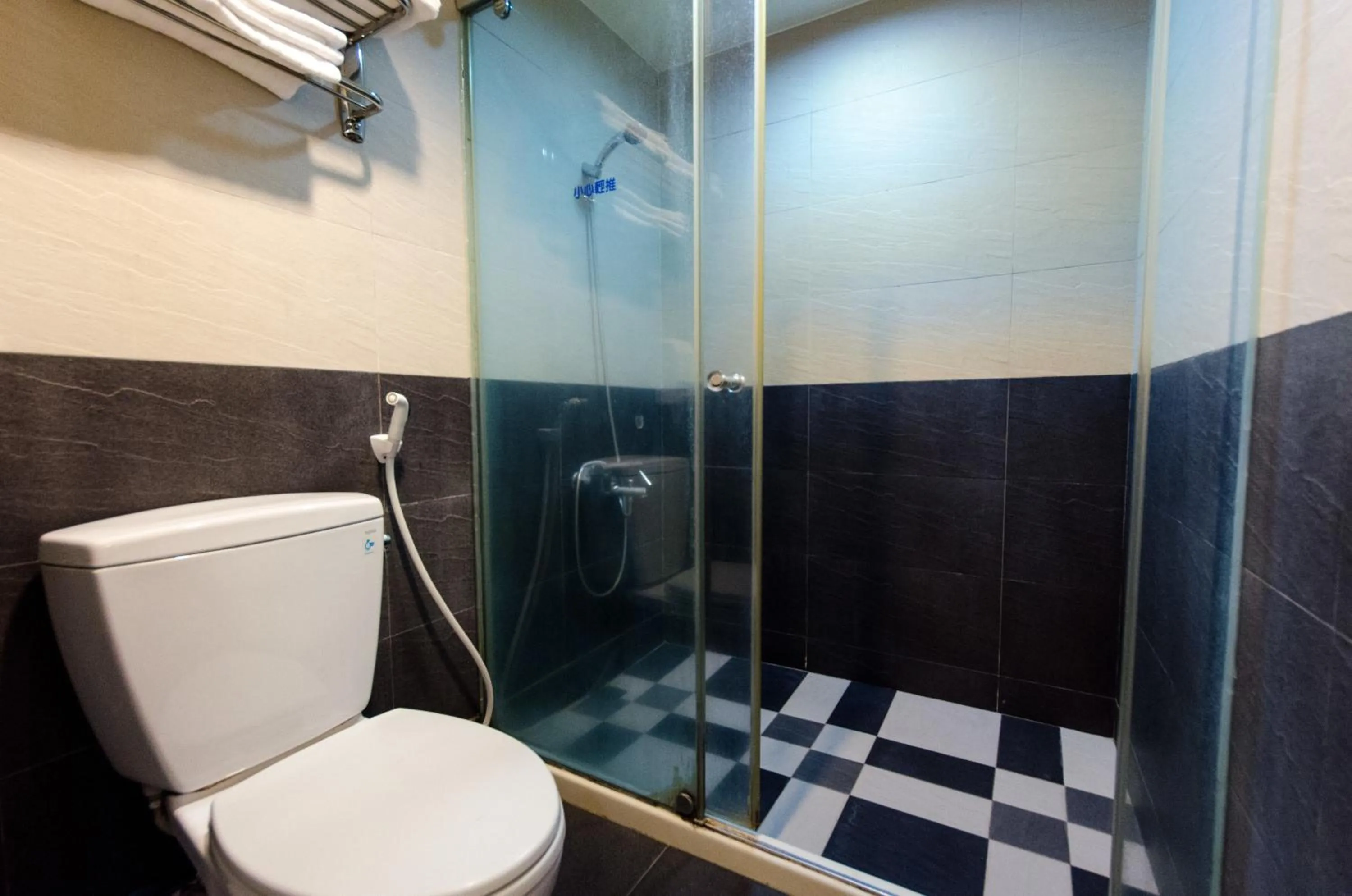 Bathroom in Yake Homestay