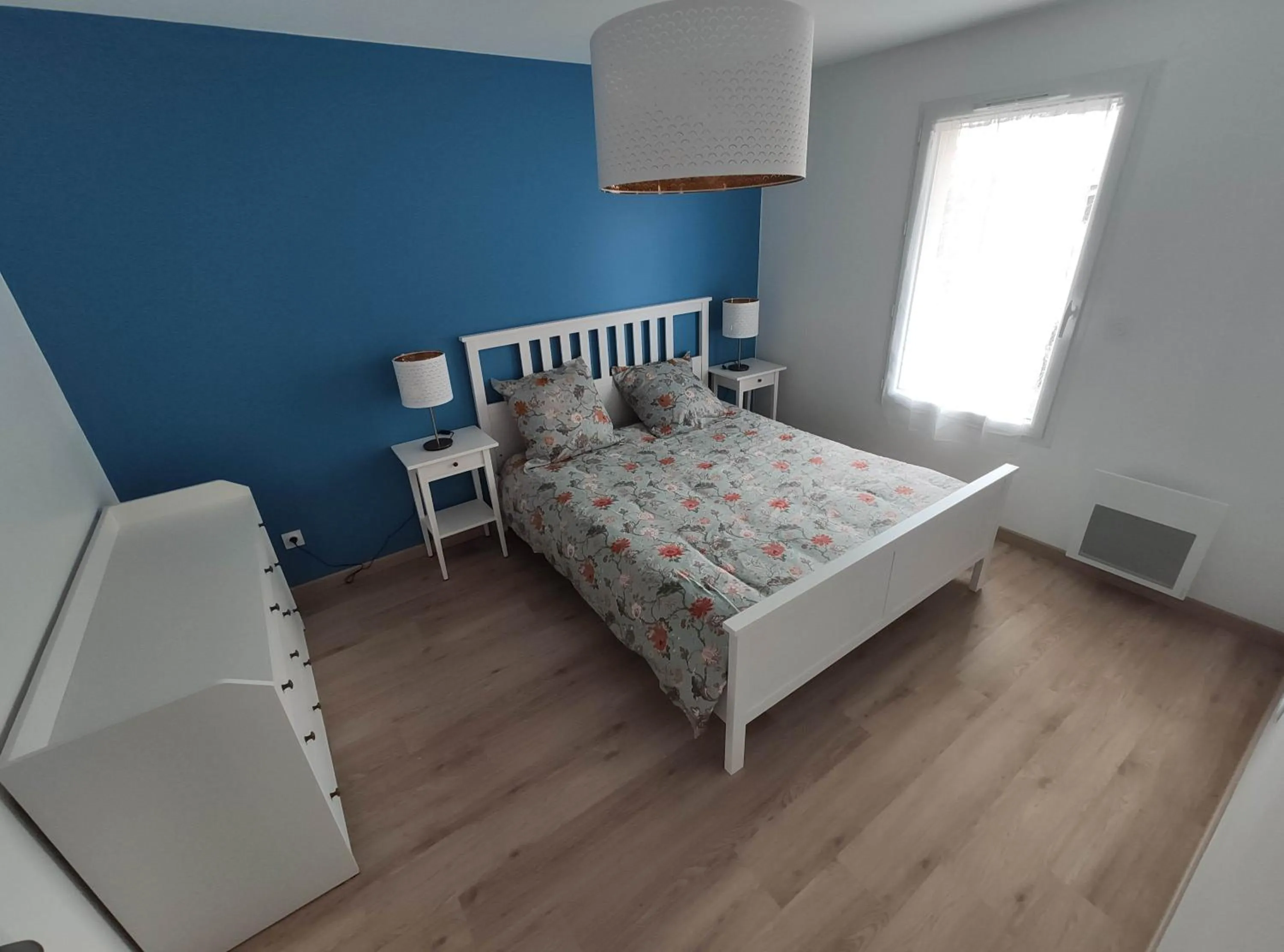 Three-Bedroom House in 2 Maisons de 3 et 2 chambres avec grande piscine commune