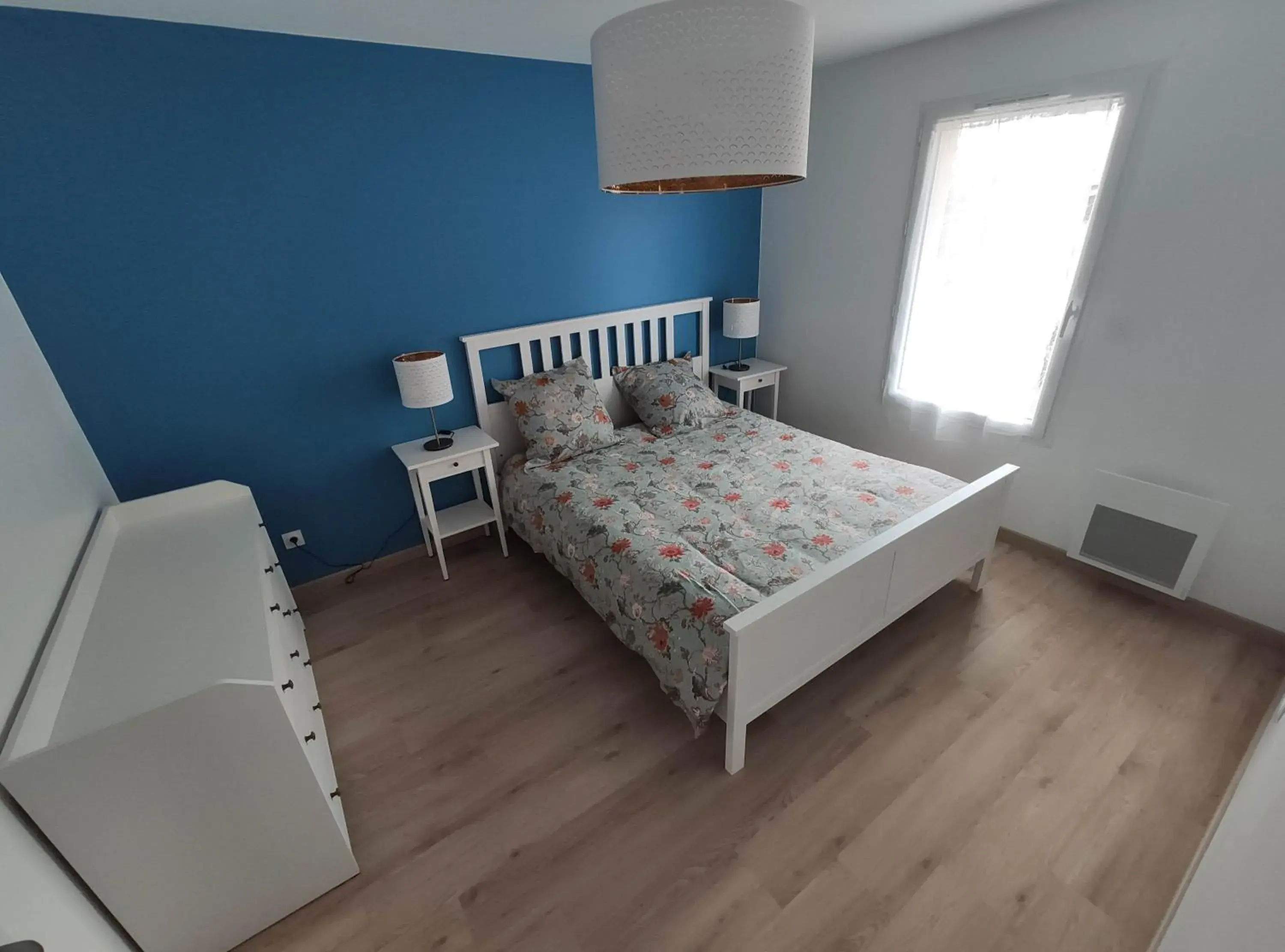 Three-Bedroom House in 2 Maisons de 3 et 2 chambres avec grande piscine commune Three-Bedroom House in 2 Maisons de 3 et 2 chambres avec grande piscine commune