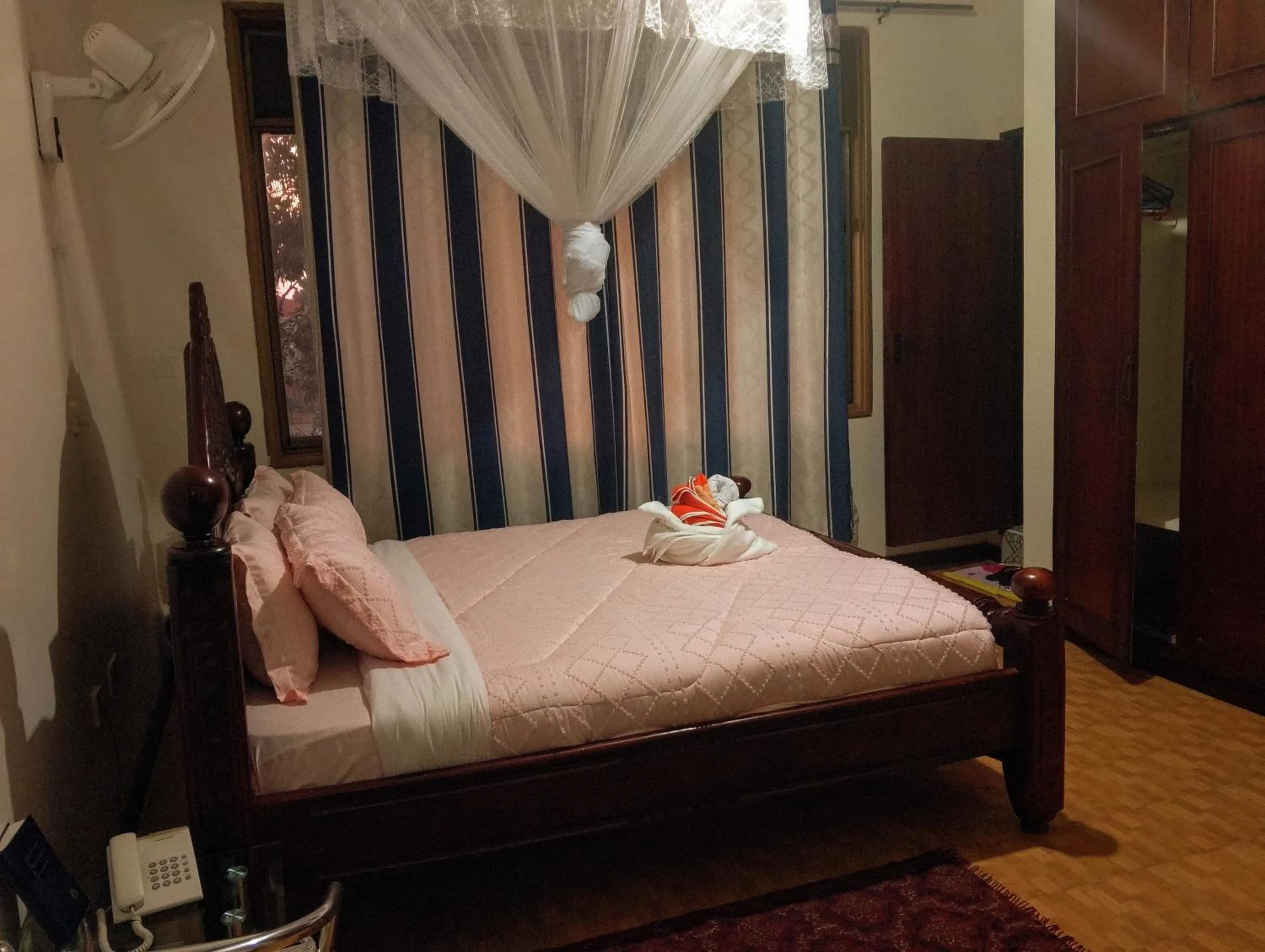 Bedroom, Bed in DISCOVERY COURTS HOTEL