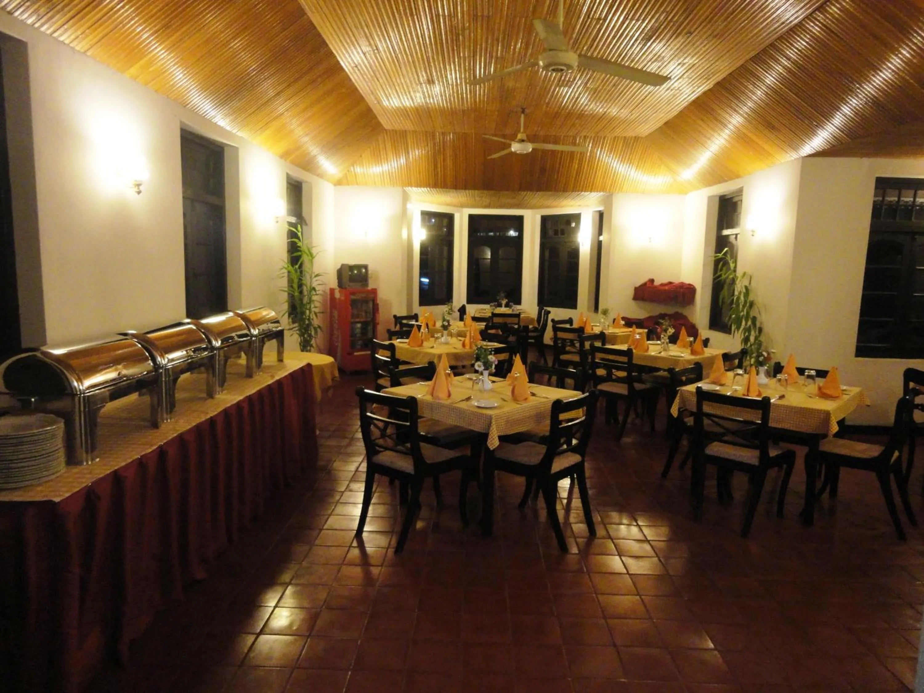 Restaurant/places to eat in Hotel Country Comfort