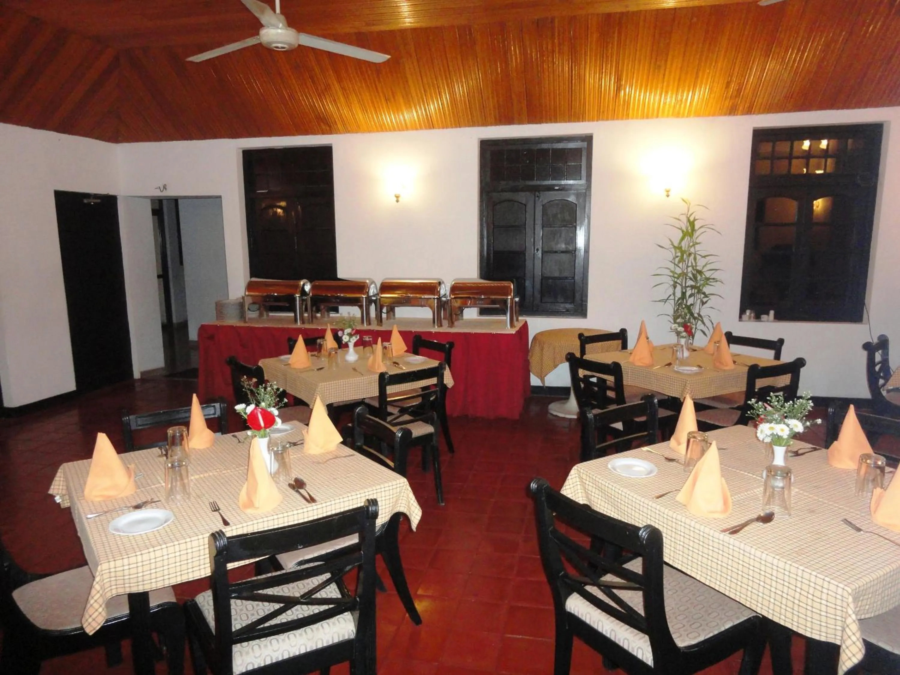 Restaurant/places to eat in Hotel Country Comfort