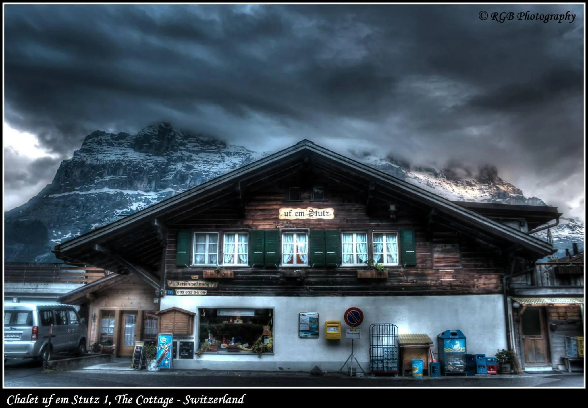 Facade/entrance in Chalet uf em Stutz 1