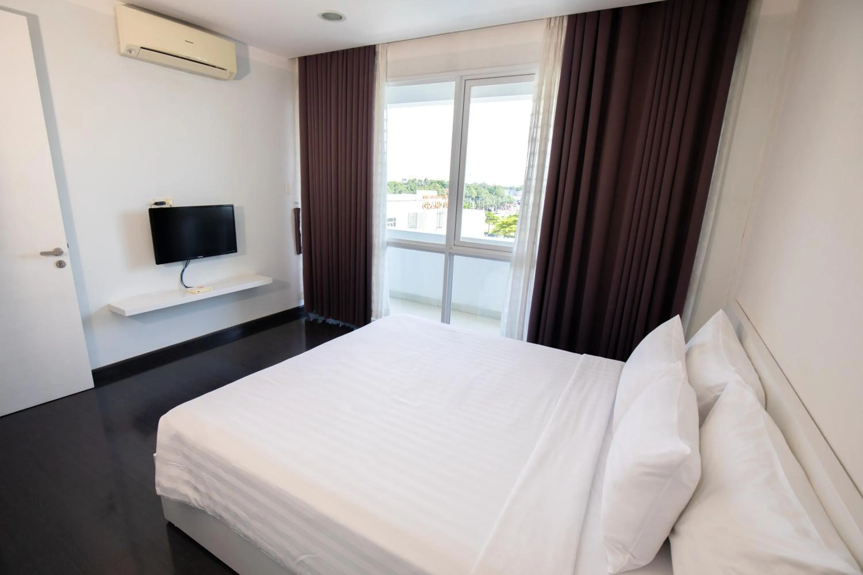 Bed in Becamex Hotel Thu Dau Mot