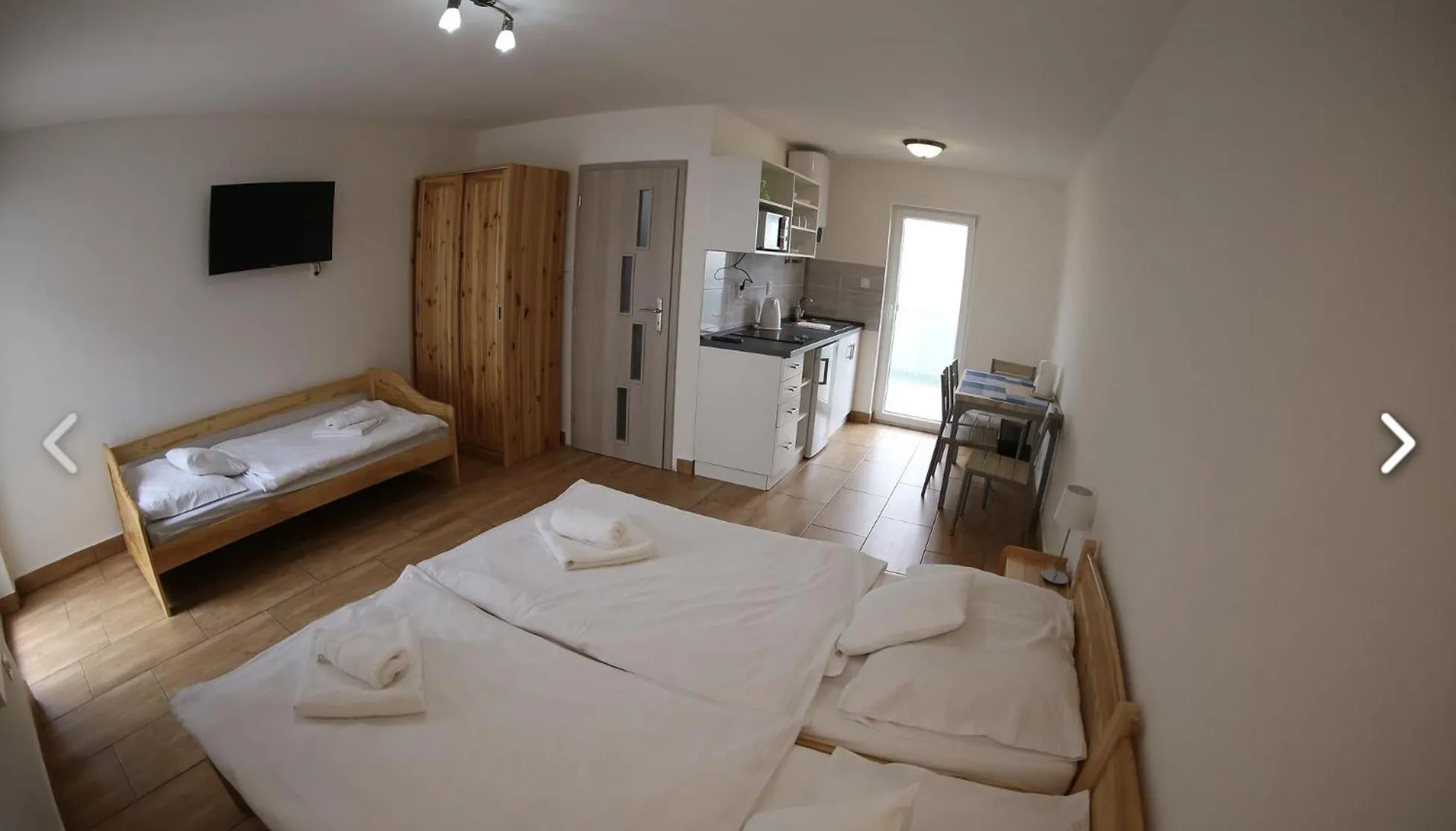 TV and multimedia, Bed in Hotel St.Florian Sturovo