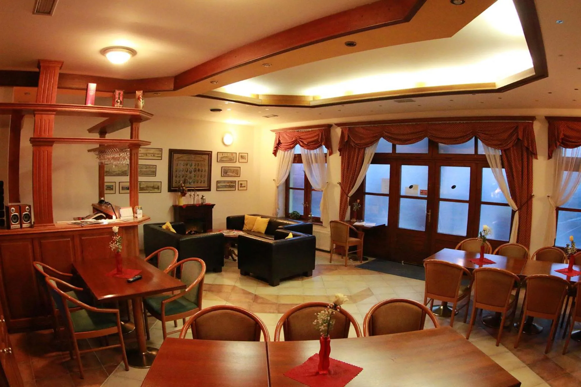 Restaurant/places to eat in Hotel St.Florian Sturovo