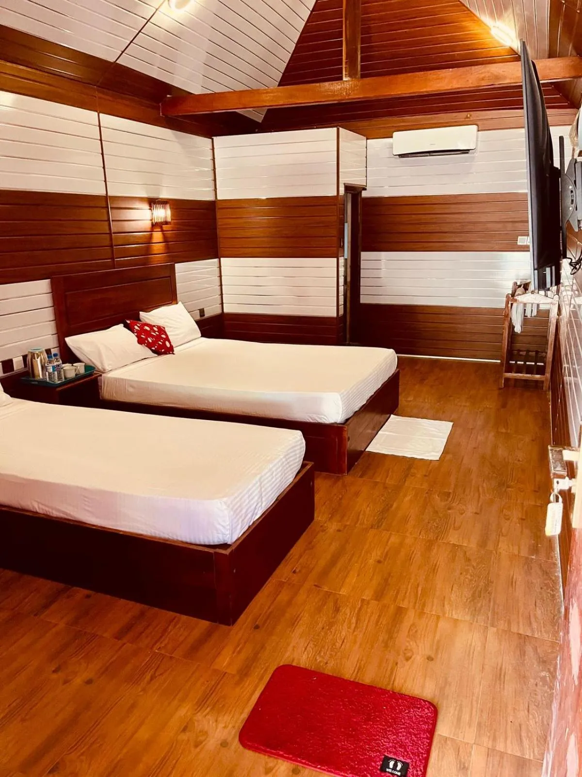 Bed in Anandas Beach Resort