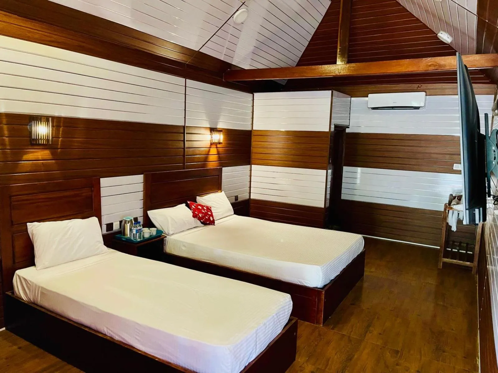 Bed in Anandas Beach Resort