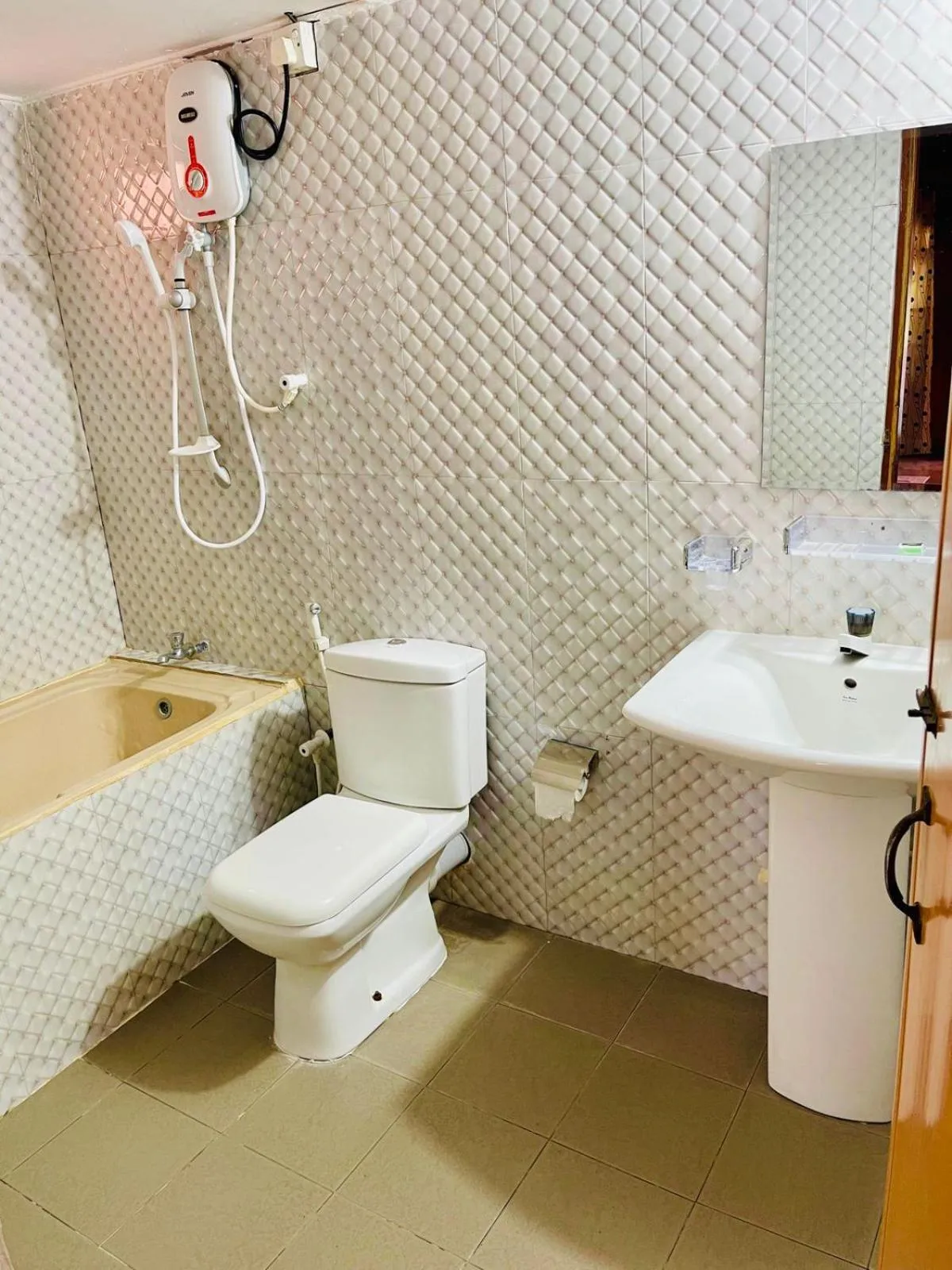 Anandas Beach Resort