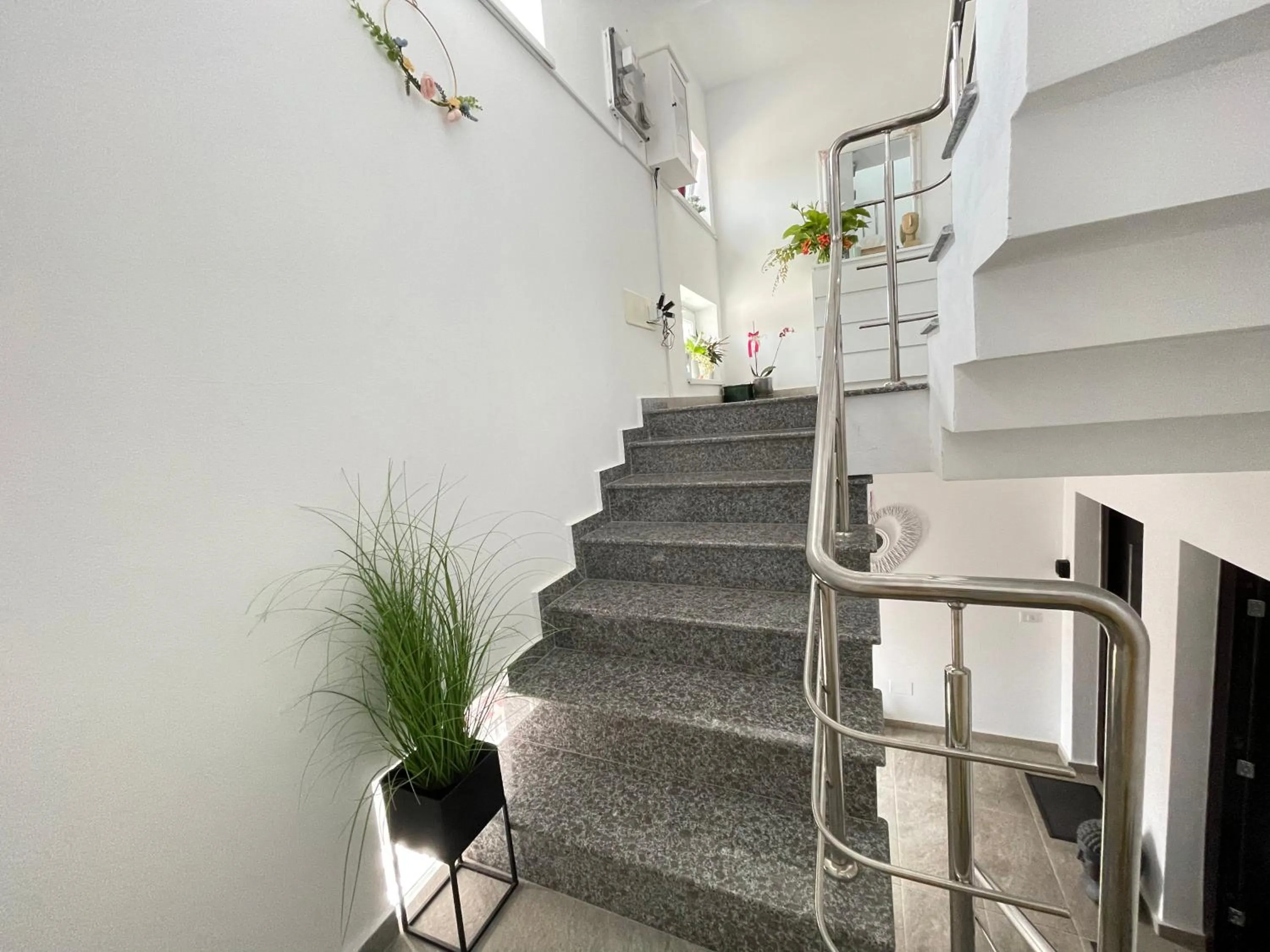 Cazare apartamente LAVI-TOUR Tg Neamț