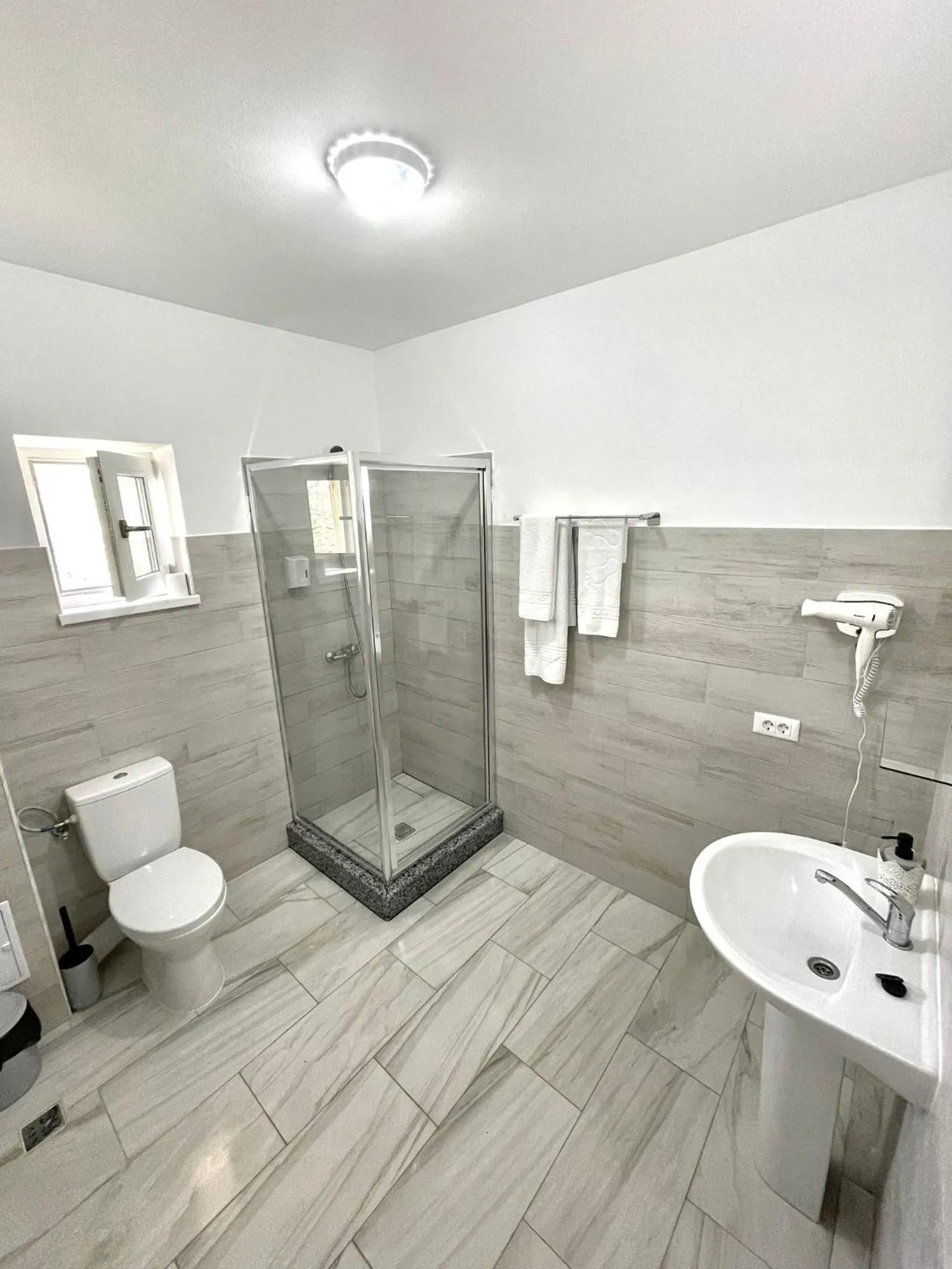 Cazare apartamente LAVI-TOUR Tg Neamț