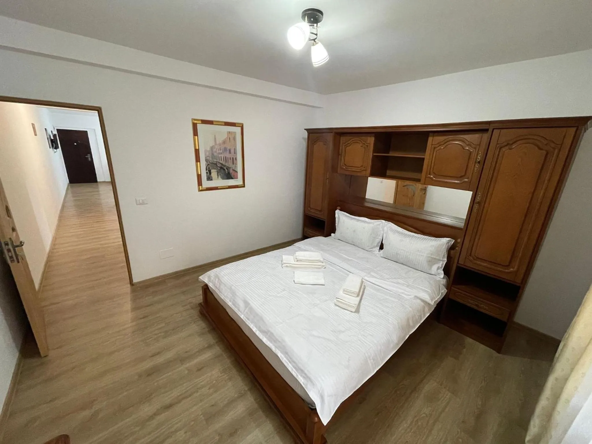 Bed in Cazare apartamente LAVI-TOUR Tg Neamț