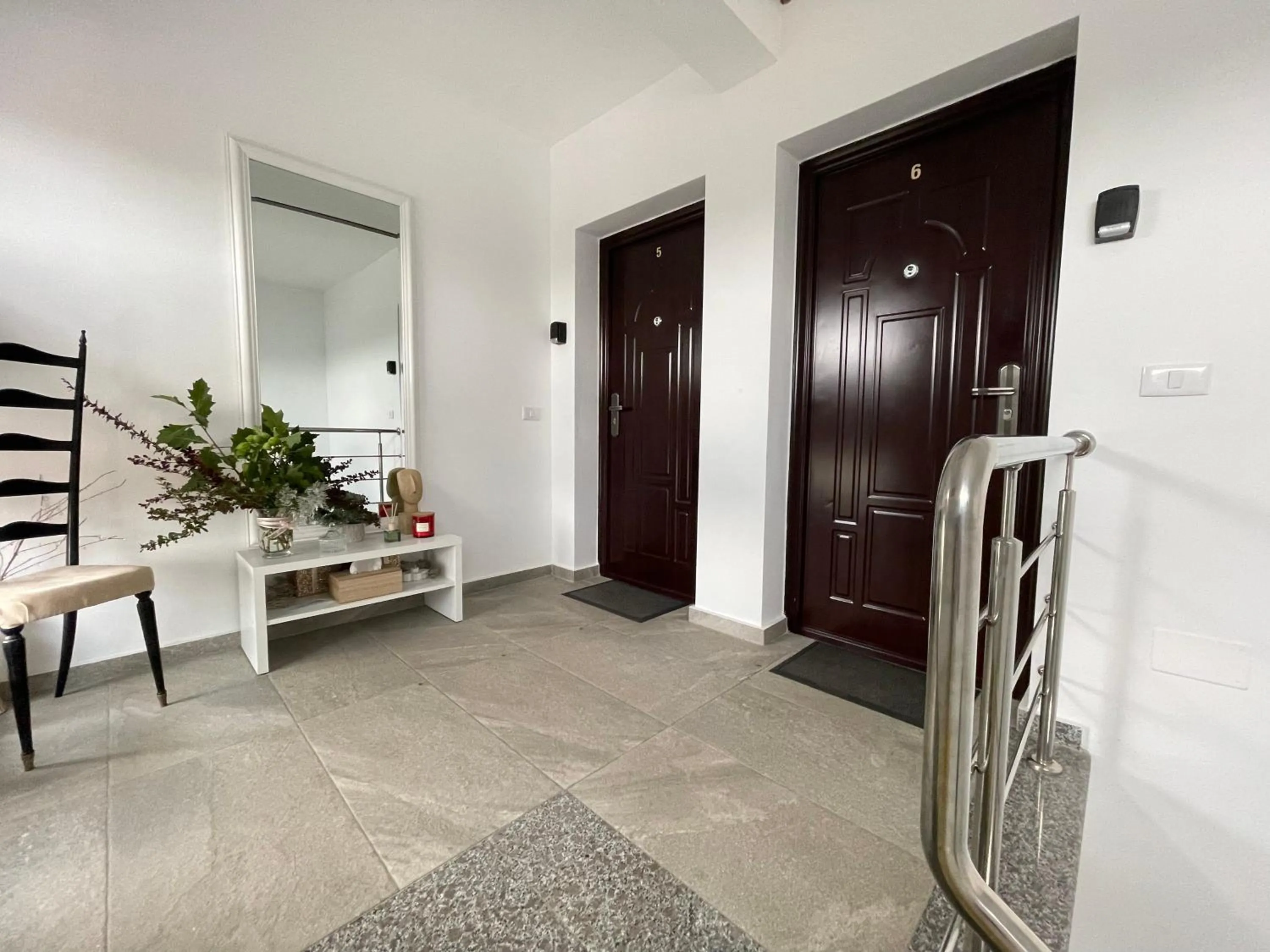 Cazare apartamente LAVI-TOUR Tg Neamț