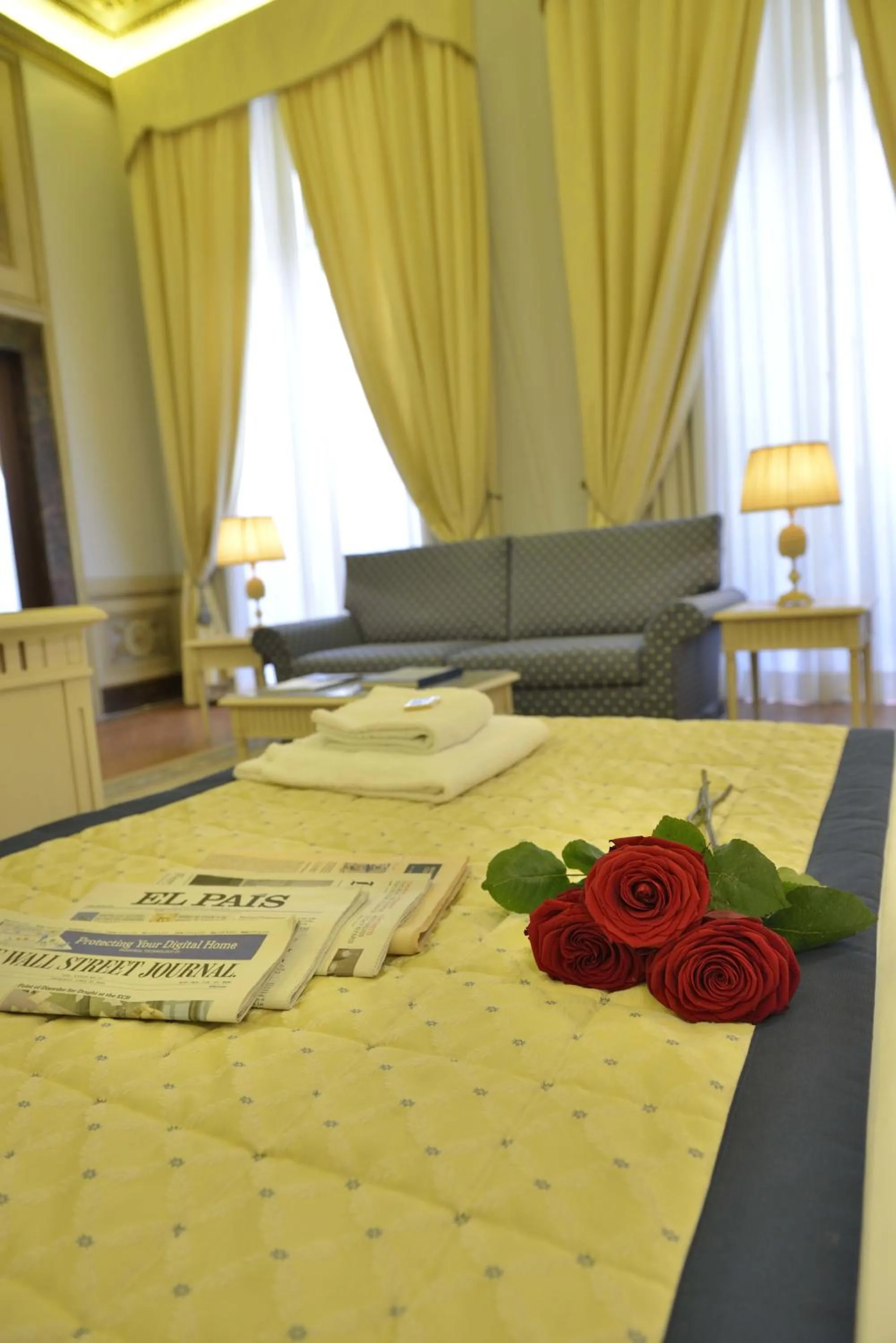 Decorative detail, Bed in Palazzo Guicciardini