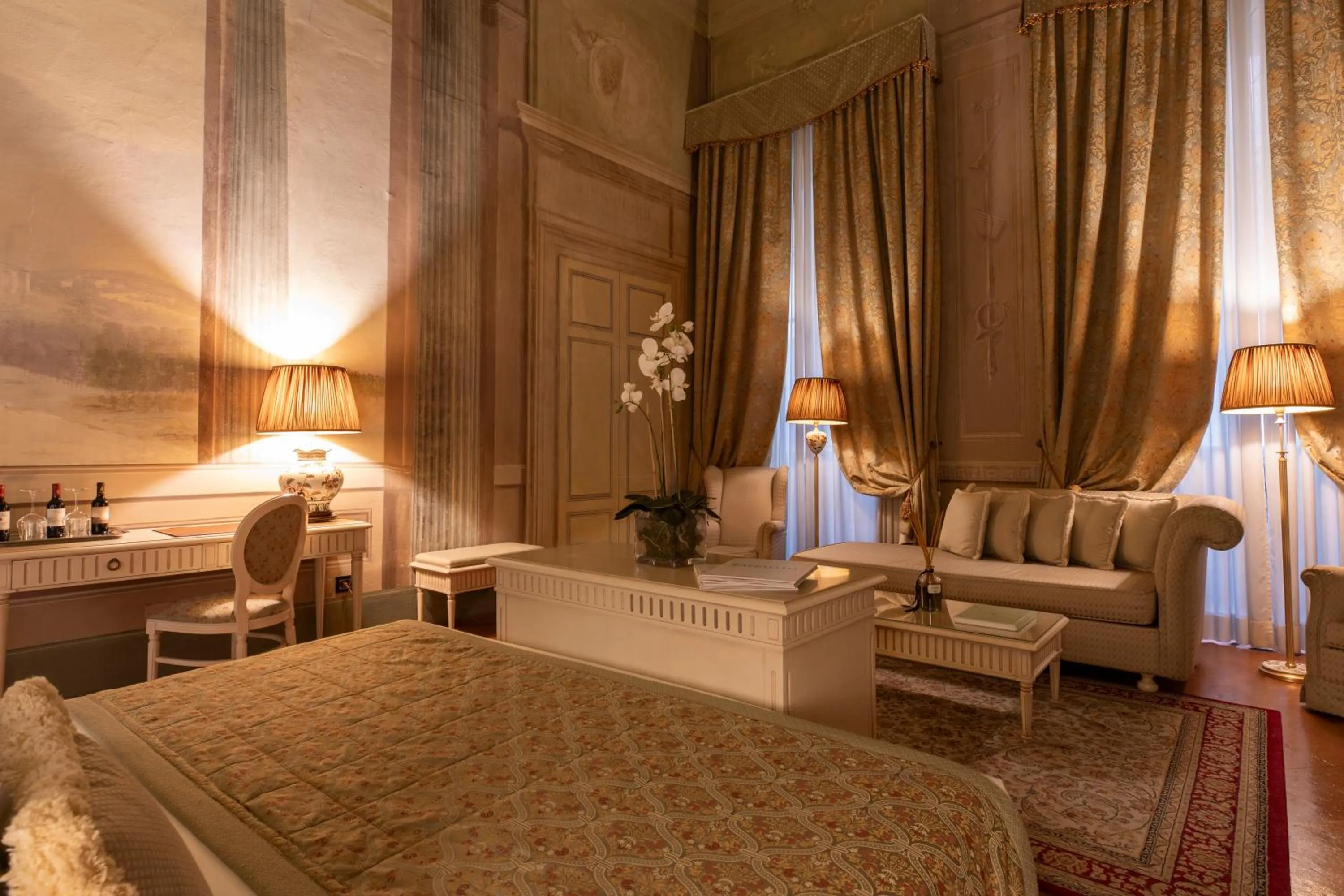 Bedroom, Bed in Palazzo Guicciardini