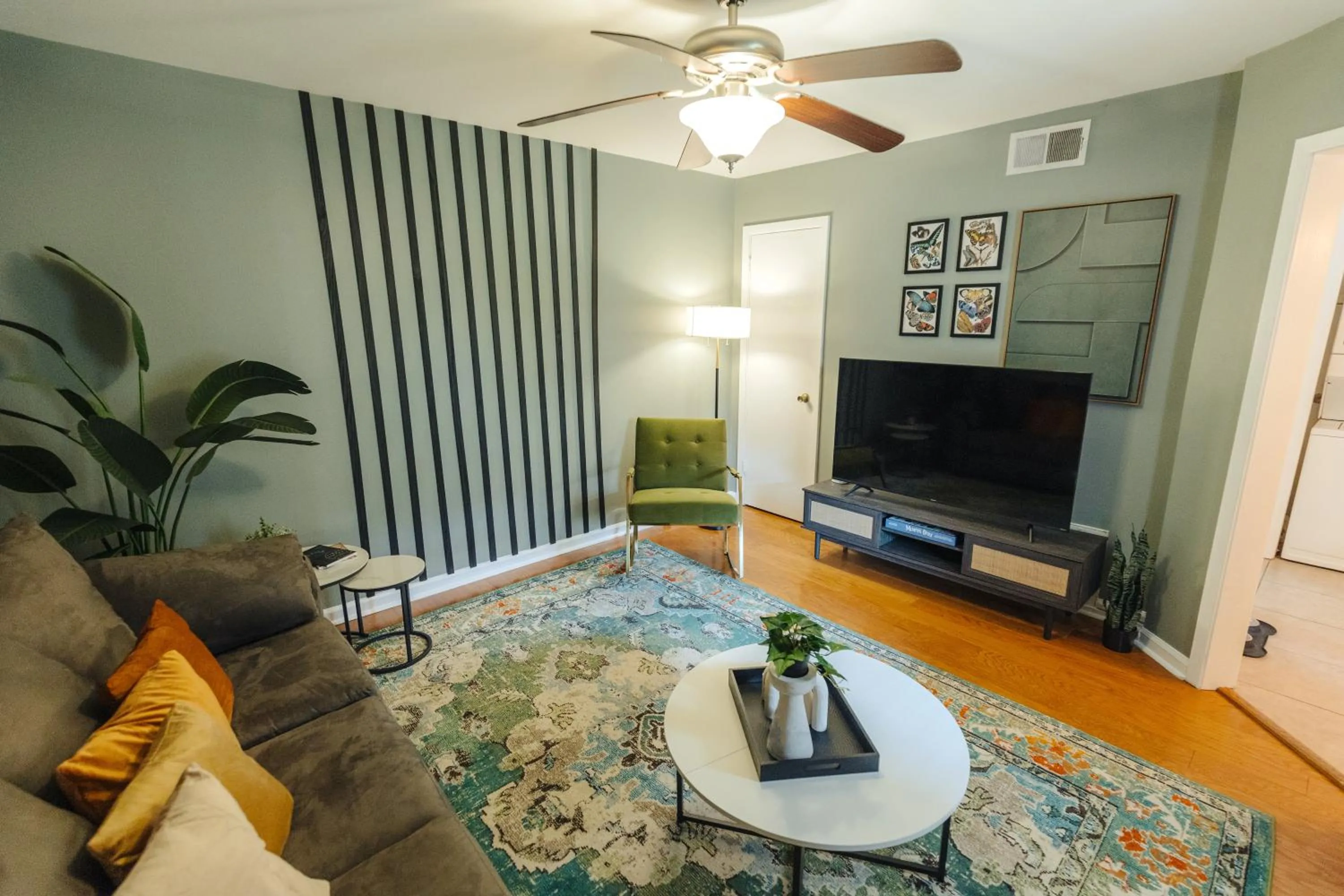 TV and multimedia in Centrally Located 2BR Overton Square Unit 1 Fast WiFi Free Parking Yes Pets