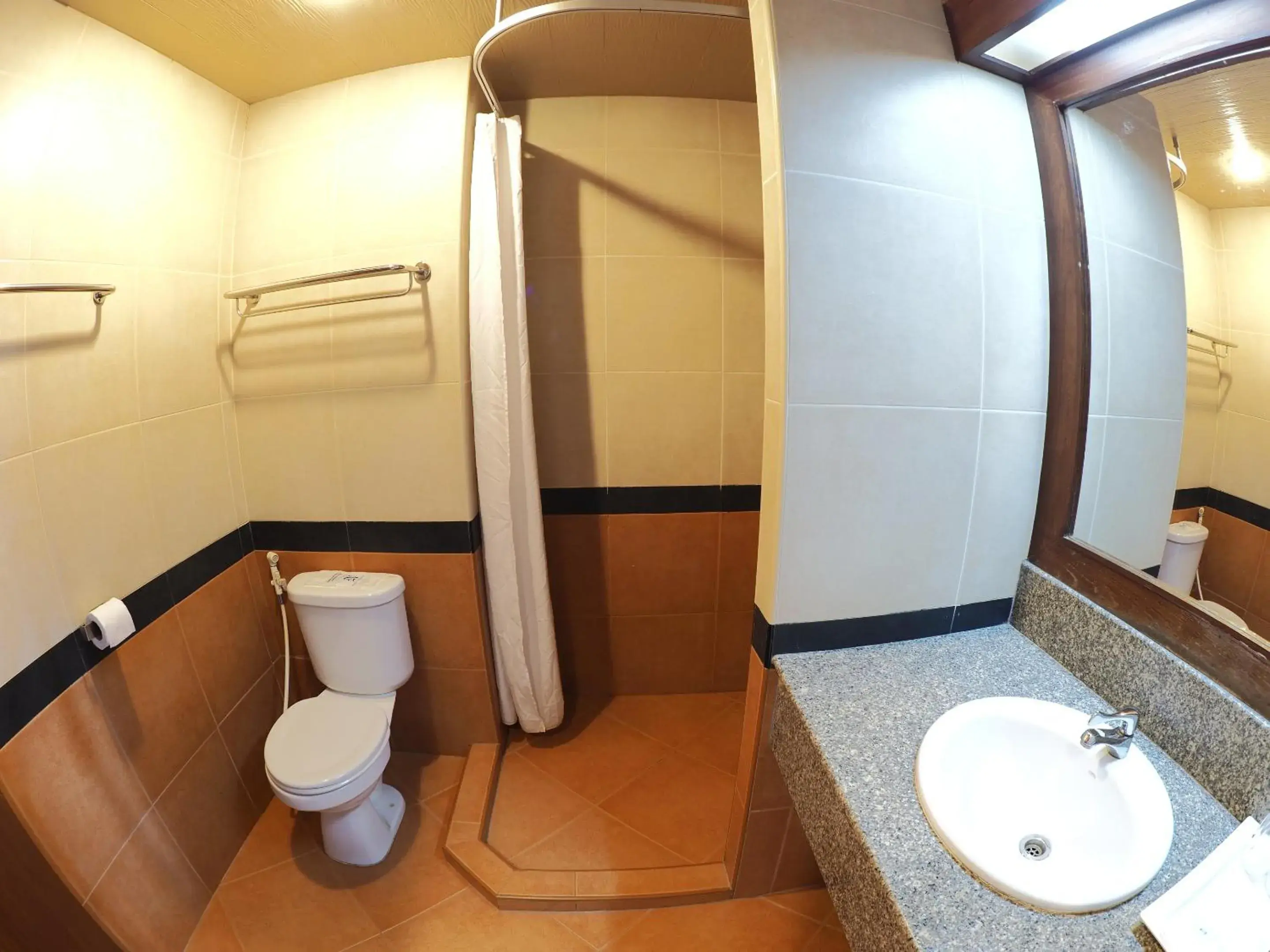 Bathroom in Nipa Garden Hotel Bathroom in Nipa Garden Hotel