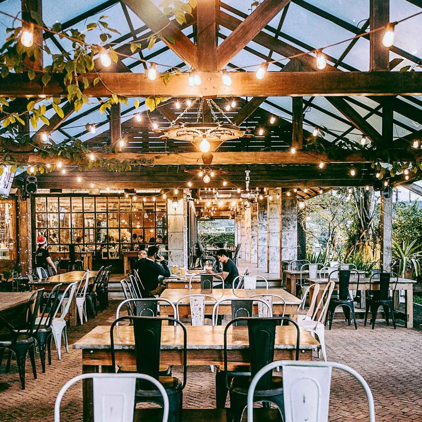 Restaurant/places to eat in Nipa Garden Hotel