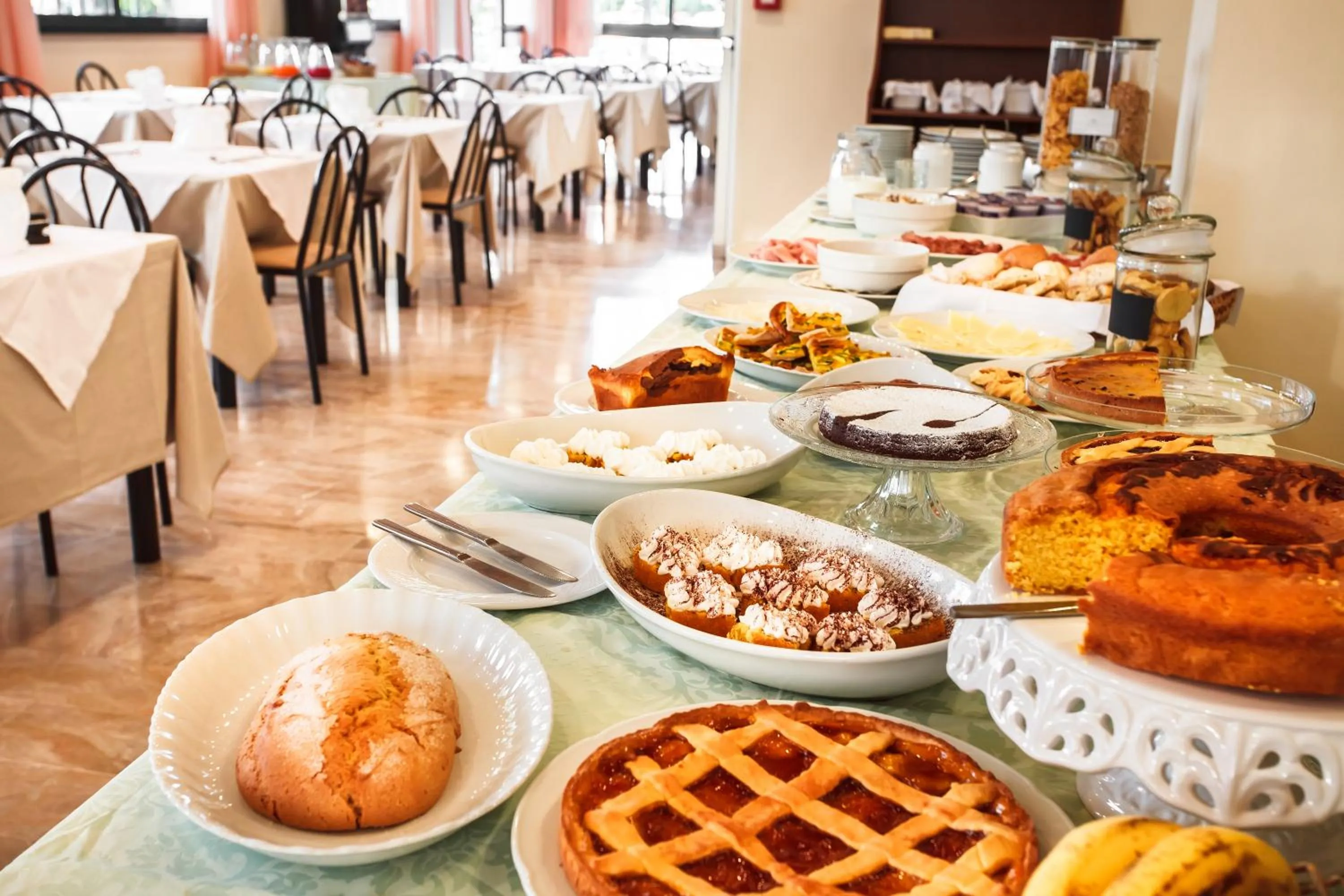 Restaurant/places to eat in Hotel Baltic