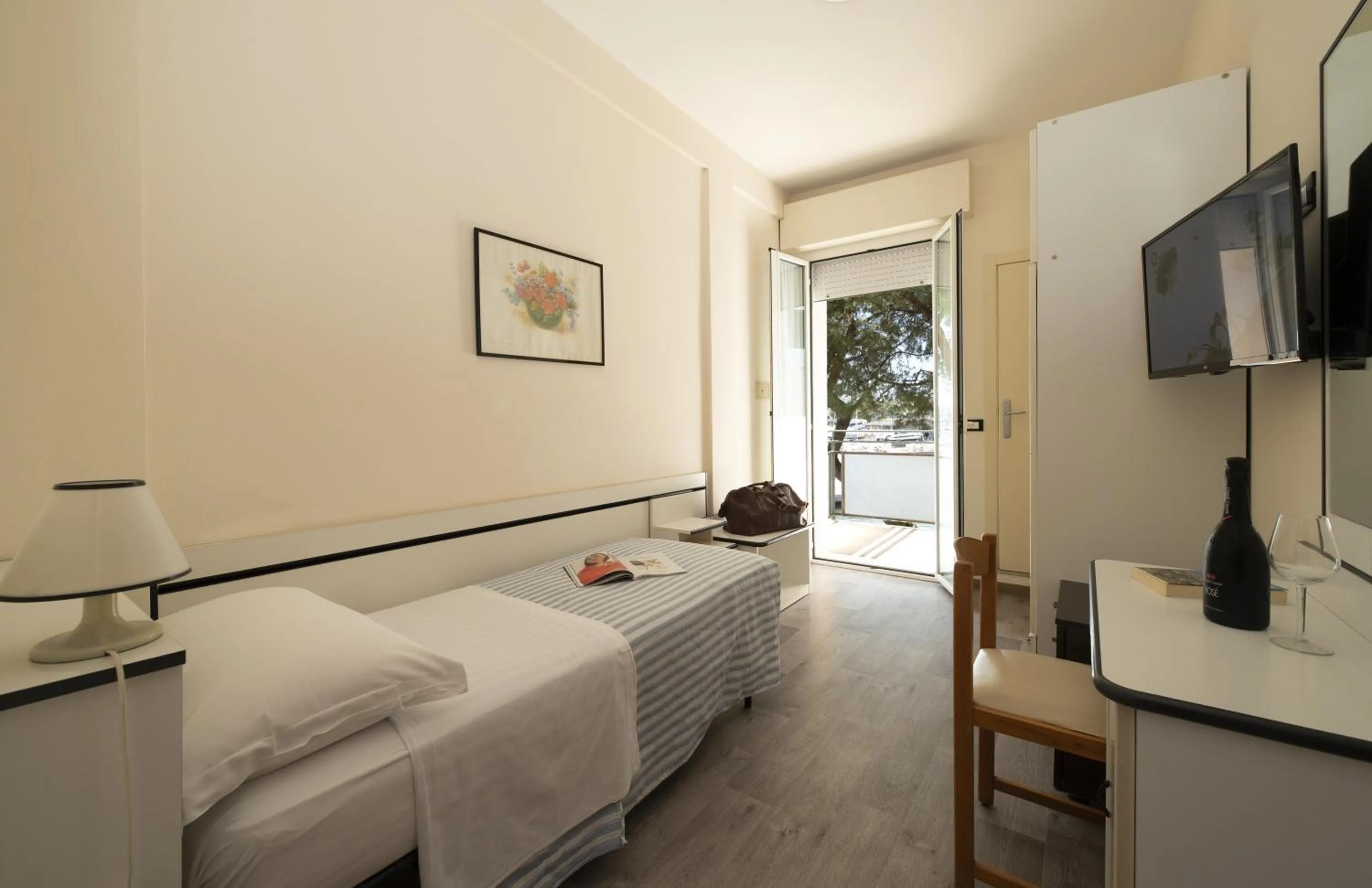 TV and multimedia, Bed in Hotel Baltic