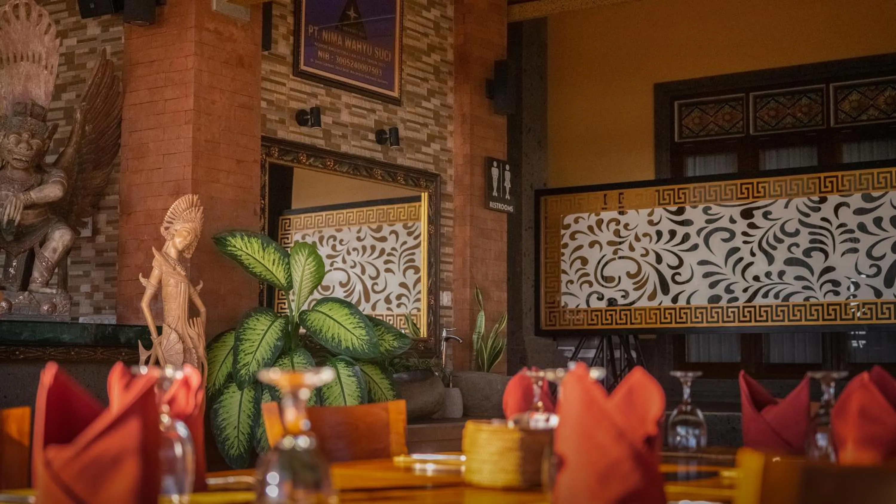 Restaurant/places to eat in Villa Selonding Batu