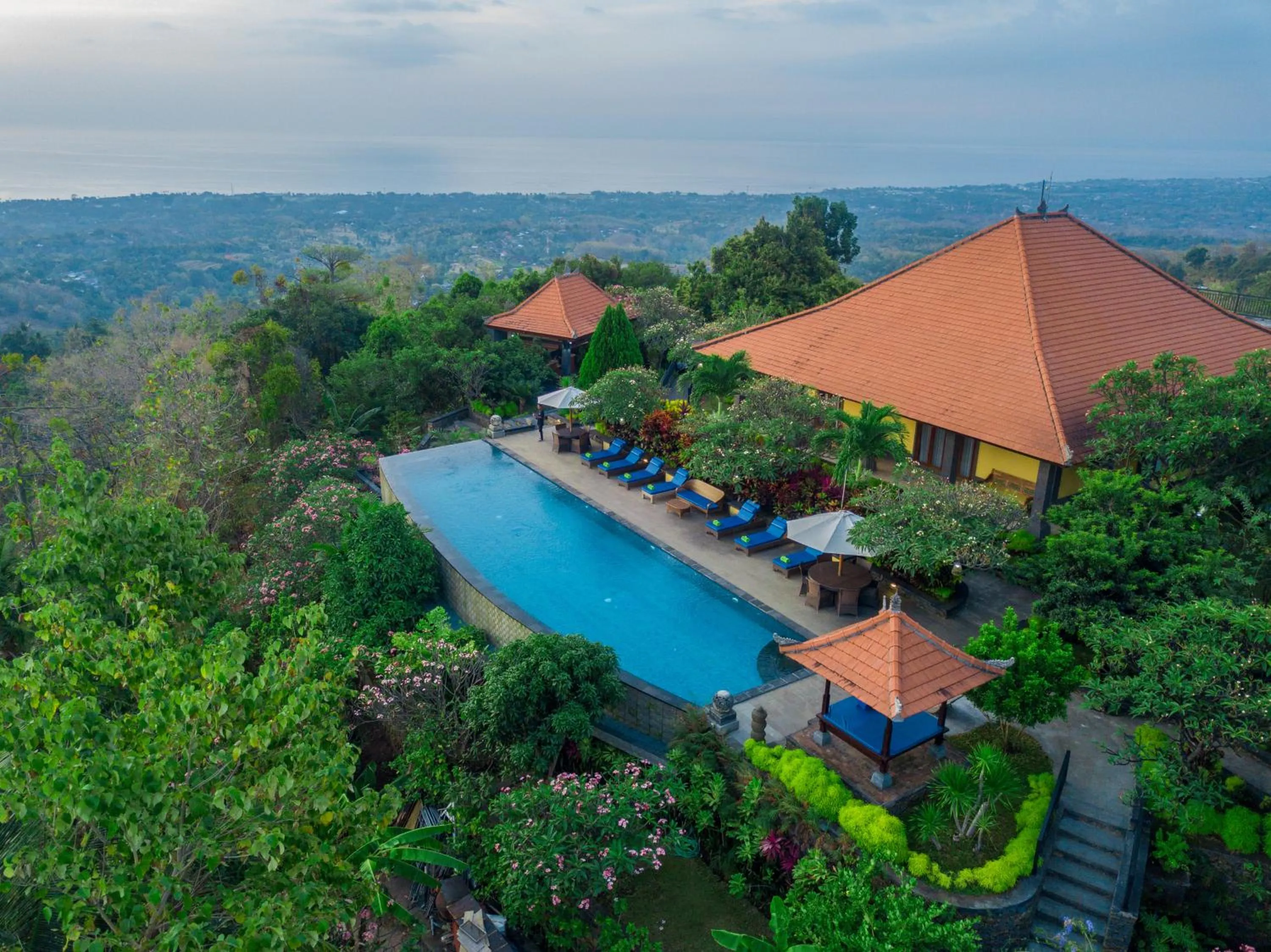Swimming pool in Villa Selonding Batu