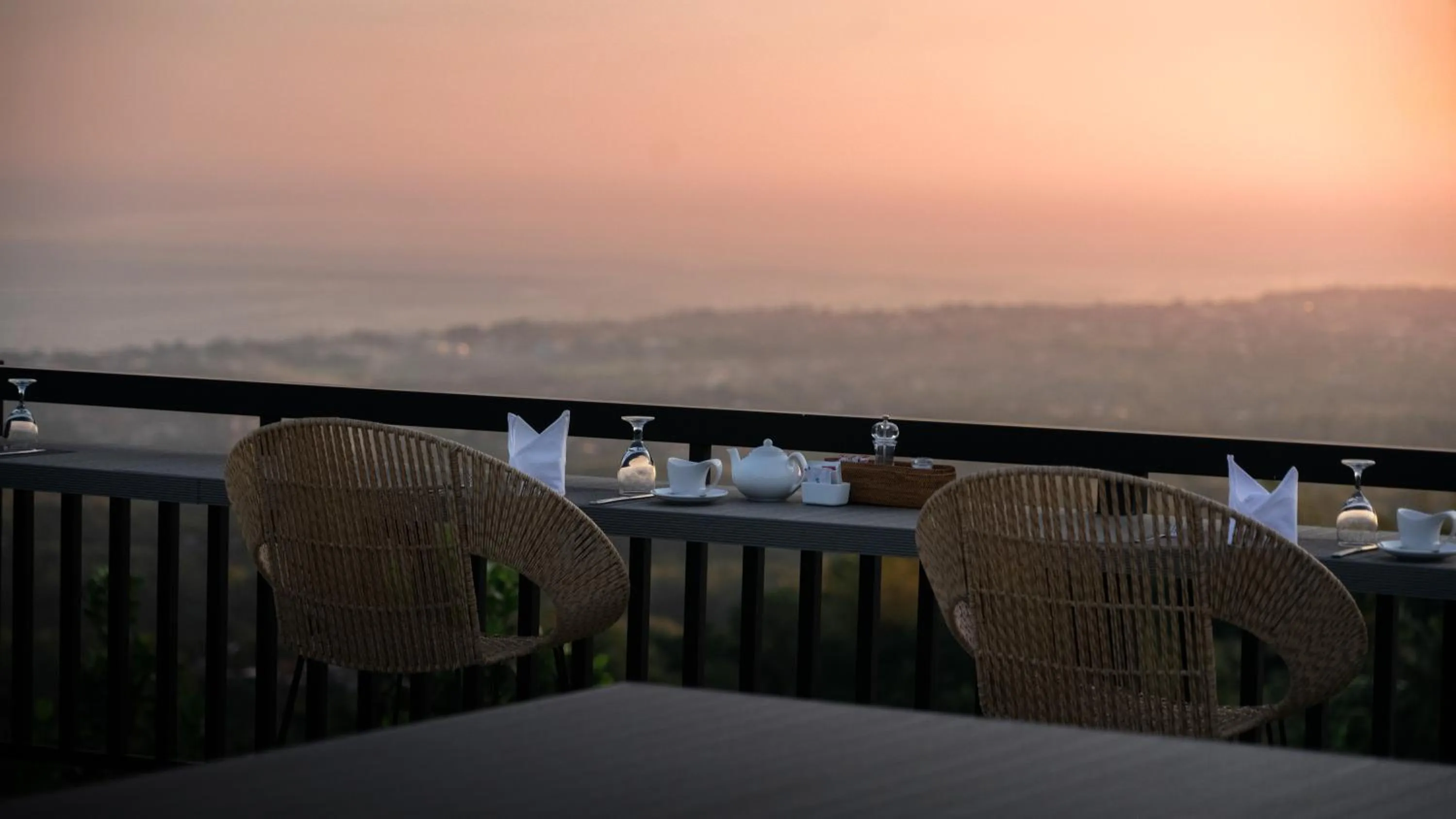 Restaurant/places to eat in Villa Selonding Batu