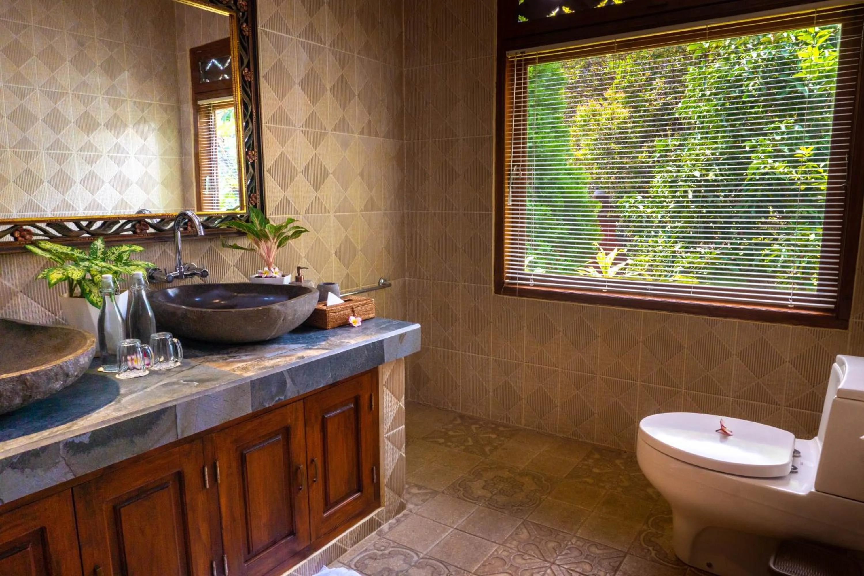 Bathroom in Villa Selonding Batu
