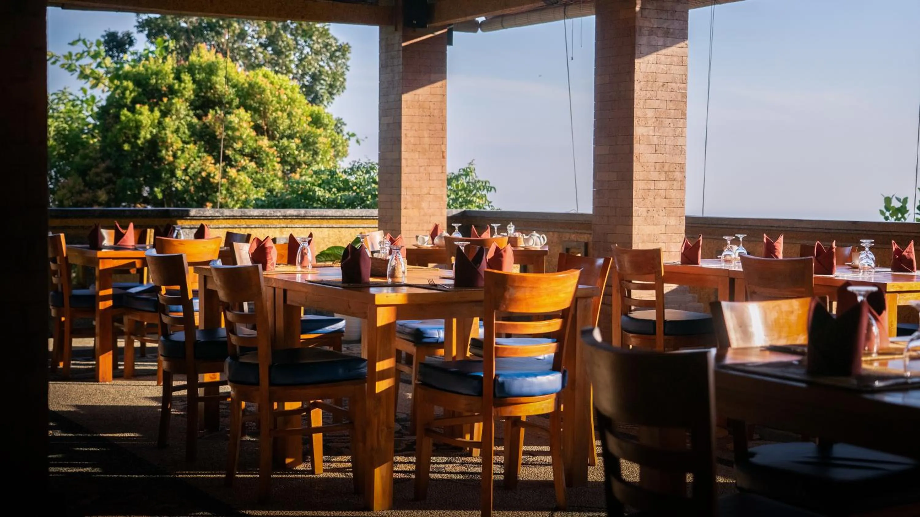 Restaurant/places to eat in Villa Selonding Batu