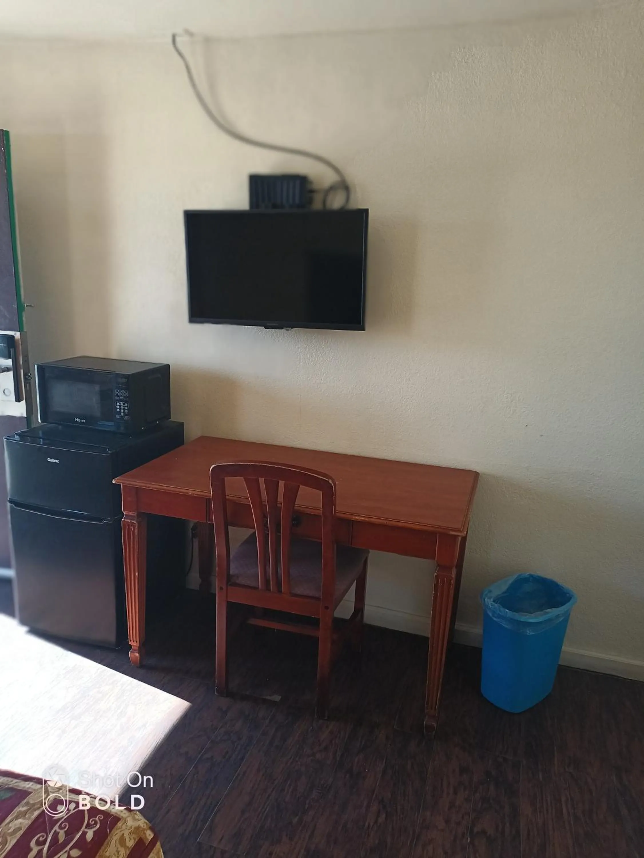 TV and multimedia in Border Motel