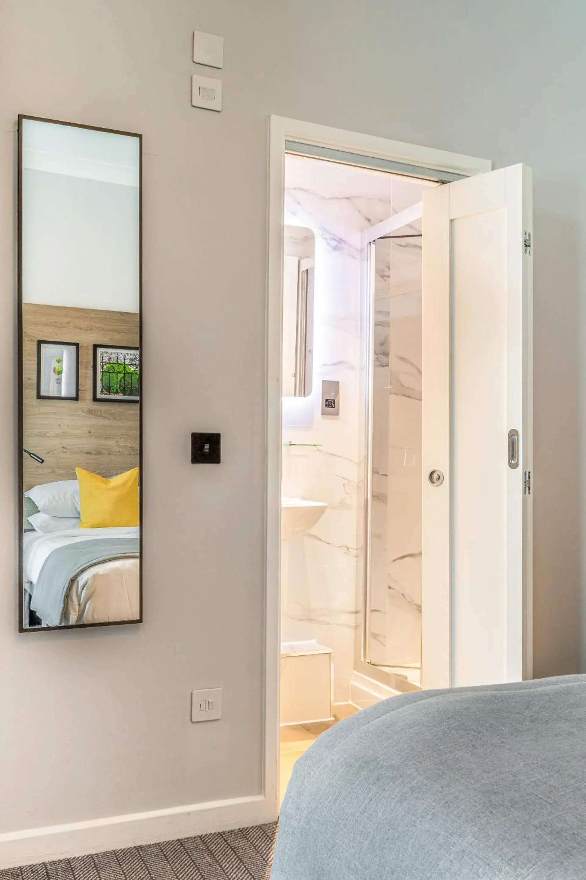 Bedroom, Bed in Princes Square Bedroom, Bed in Princes Square