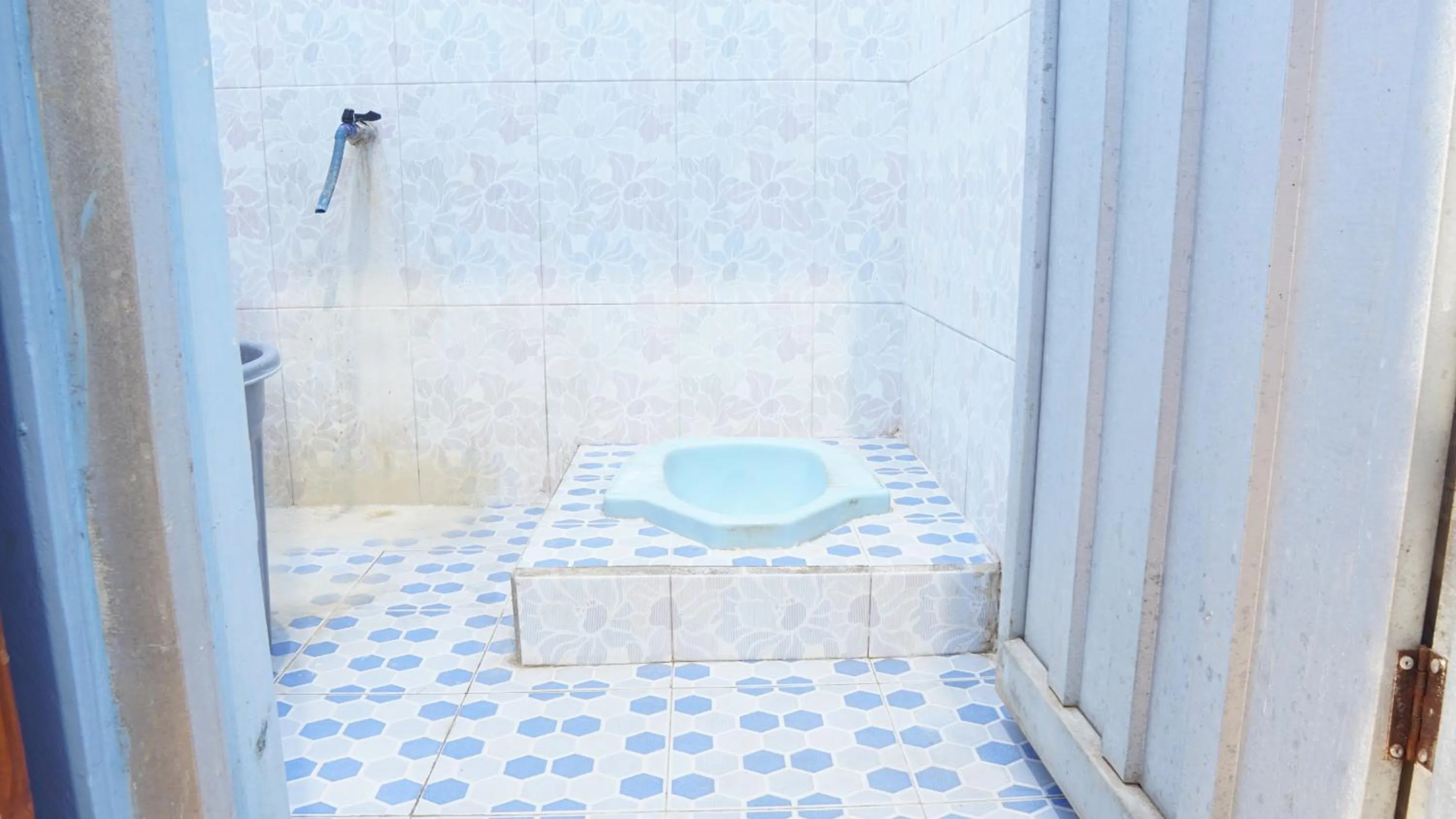 Bathroom, Bed in Hotel O Homestay Srikandi Pulau Merah BeachNearPantai Pancer