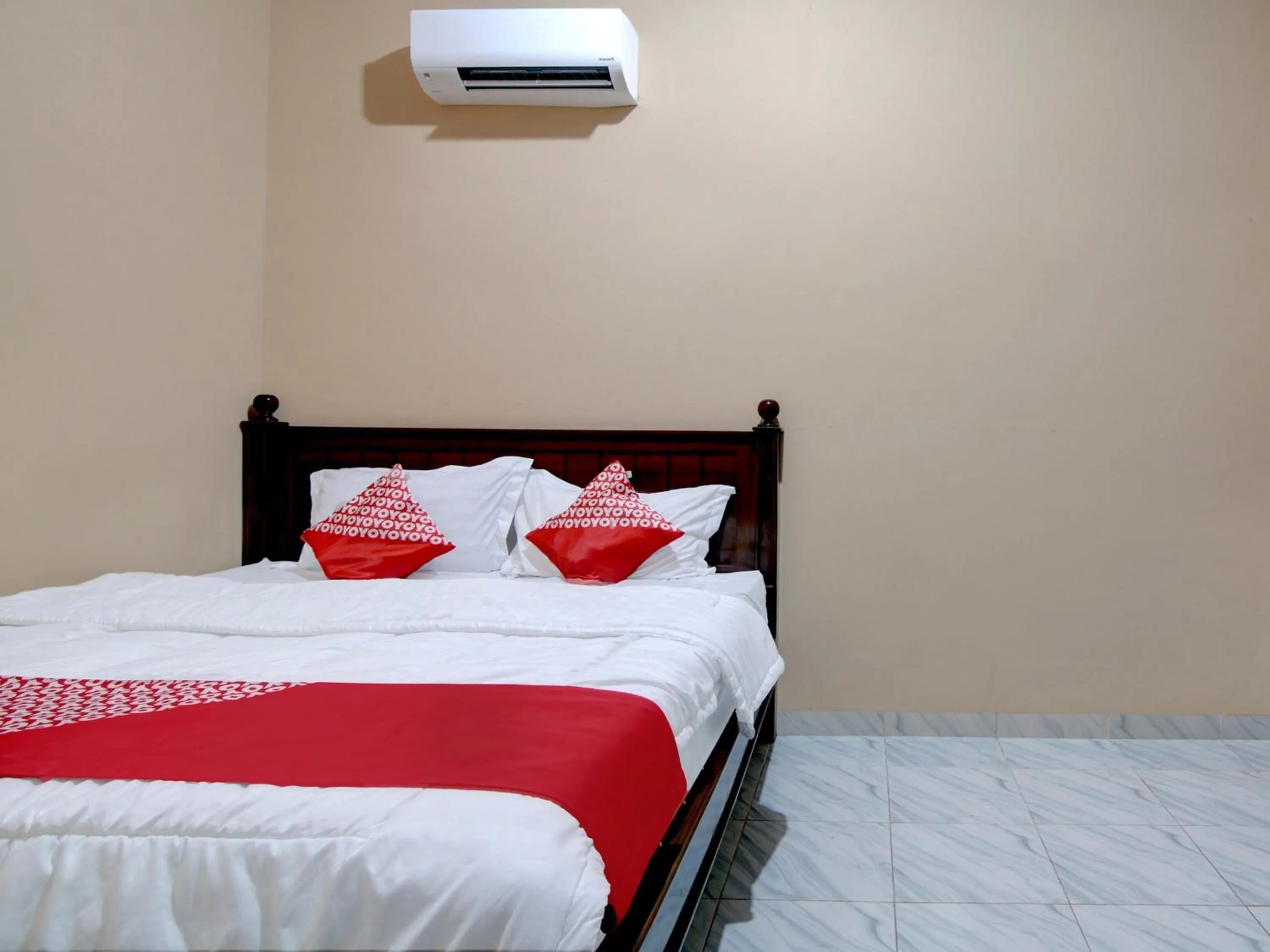 Bedroom, Bed in Hotel O Jasmine House Syariah Near Masjid Nurul Ikhwan