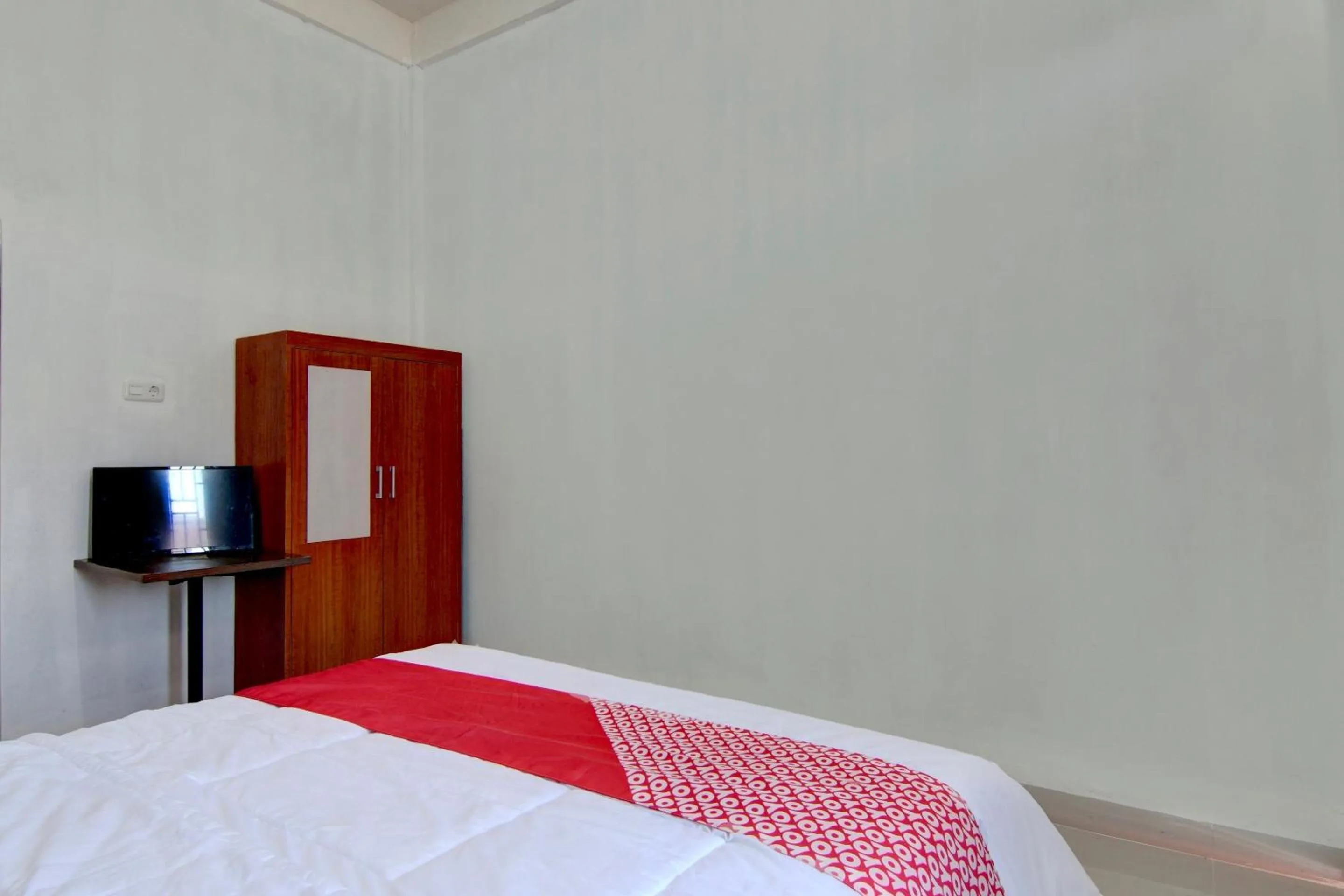 Bedroom, Bed in Hotel O Jasmine House Syariah Near Masjid Nurul Ikhwan