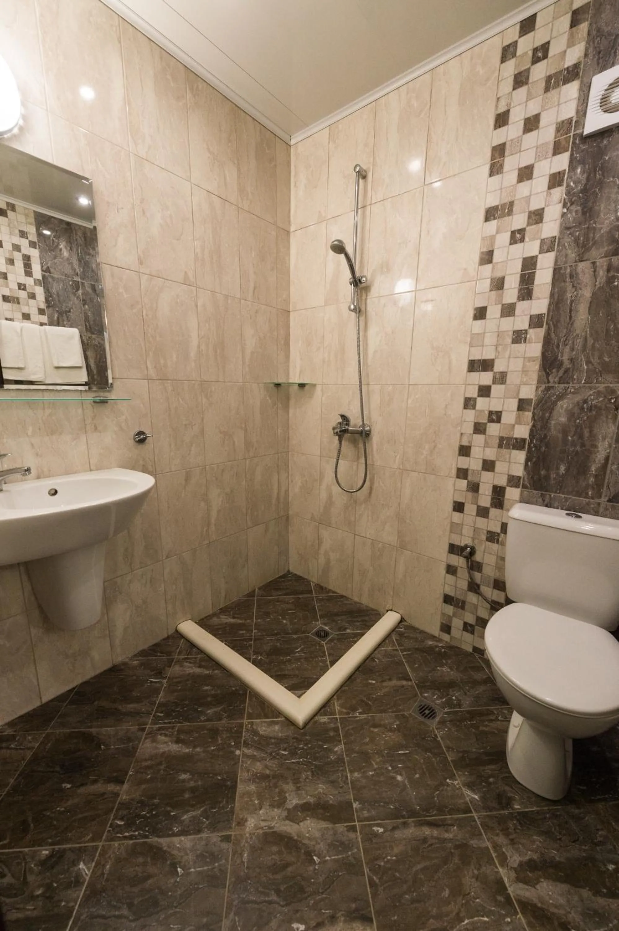 Shower in Polina Beach