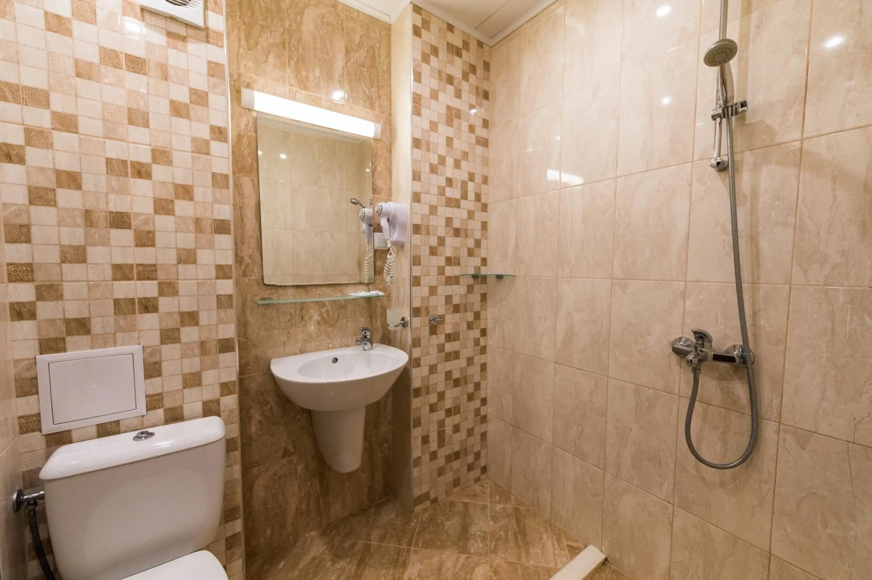 Shower in Polina Beach