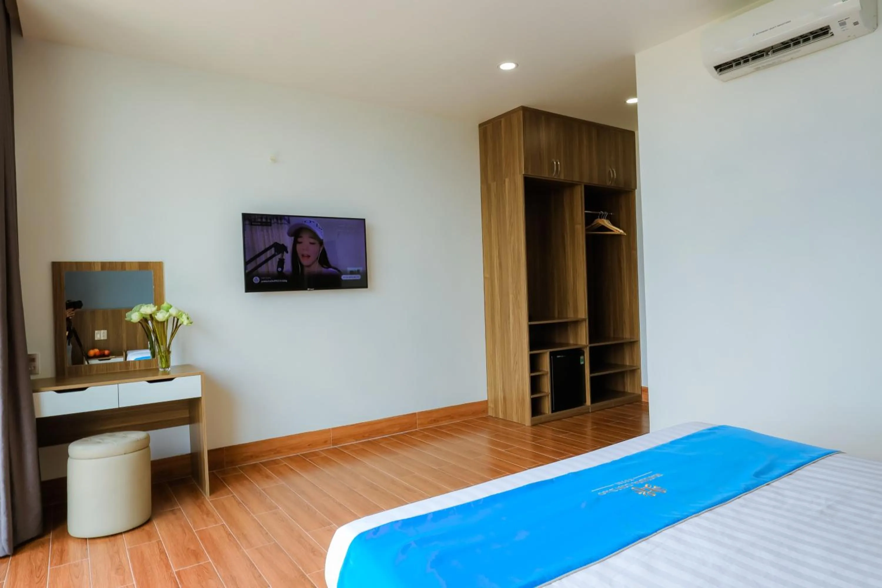 hair dresser, Bed in Havana Con Dao Hotel