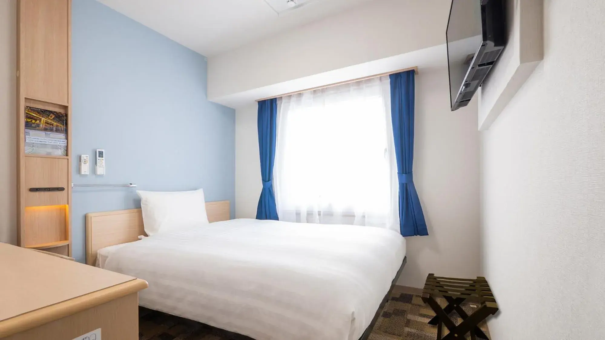 Double Room with Small Double Bed - Non-Smoking in Toyoko Inn Tenri Ekimae Double Room with Small Double Bed - Non-Smoking in Toyoko Inn Tenri Ekimae