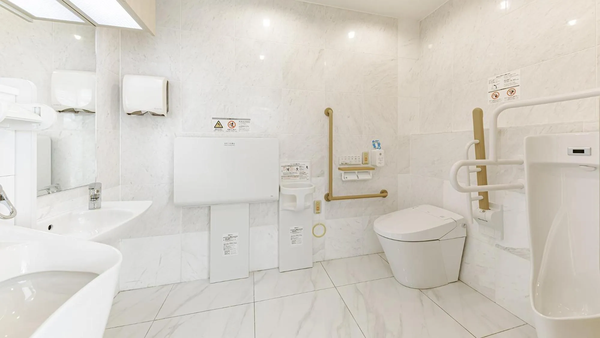 Toilet in Toyoko Inn Tenri Ekimae