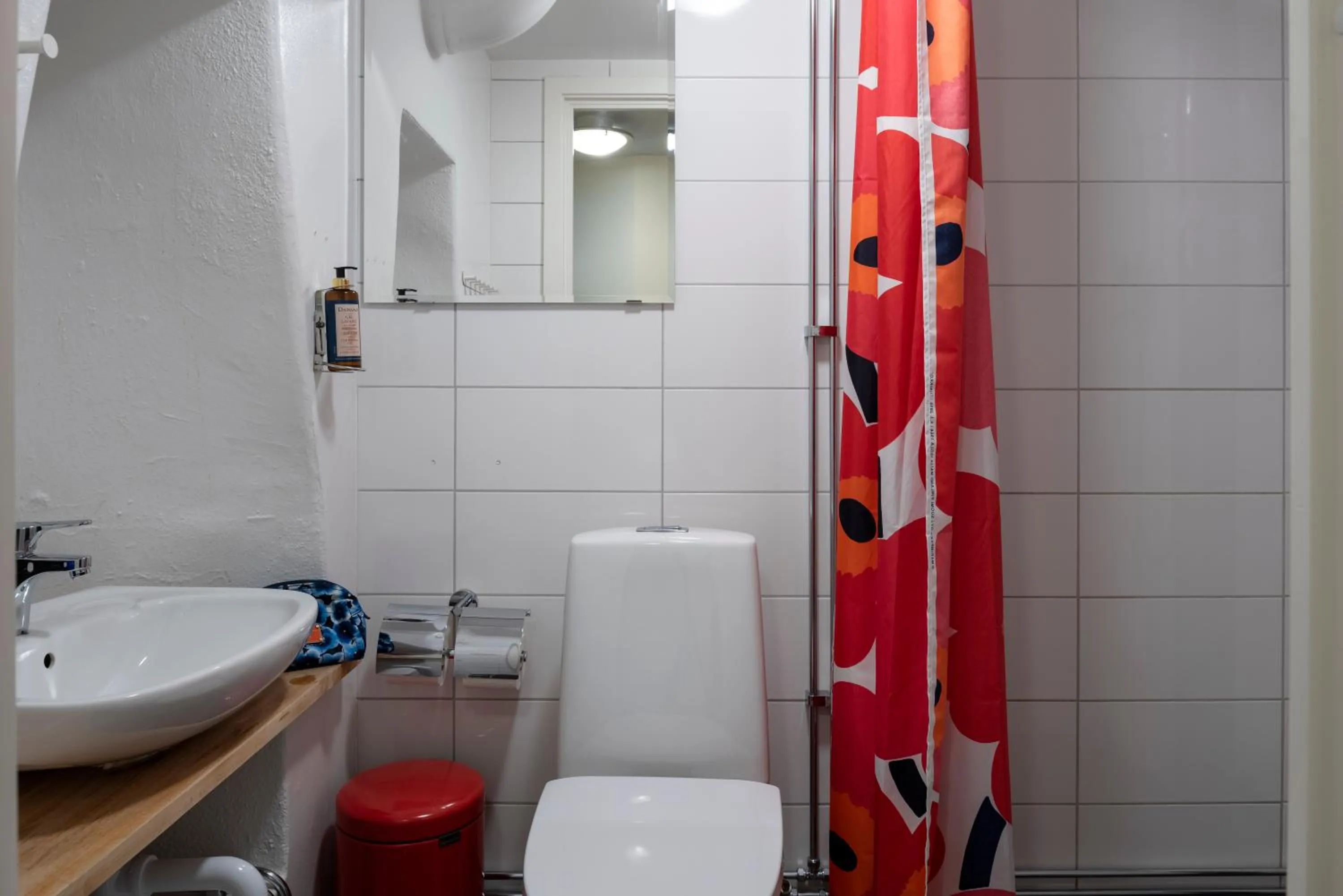 Shower in Castle House Inn