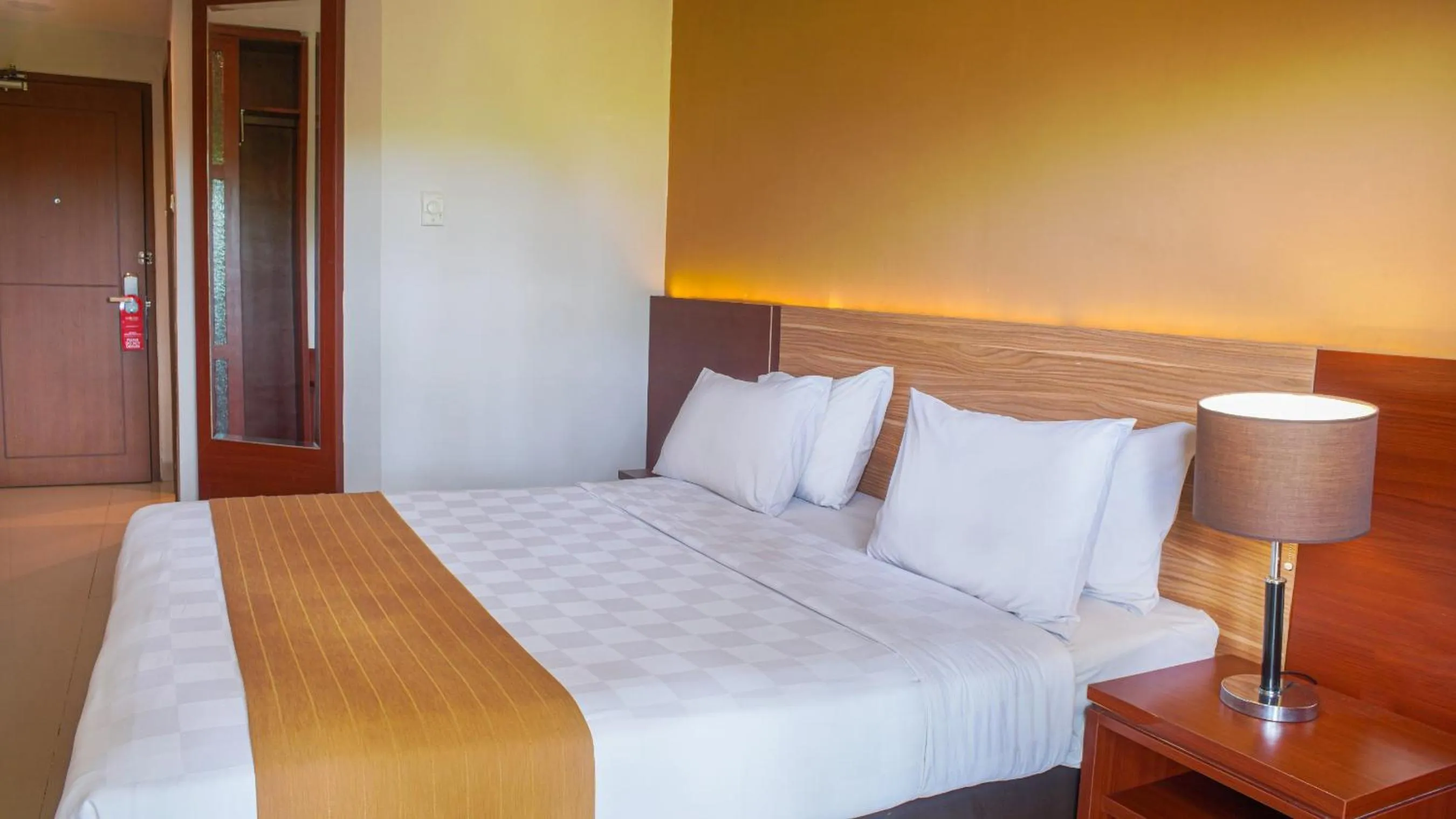 Bedroom, Bed in Lorin Dwangsa Solo Hotel