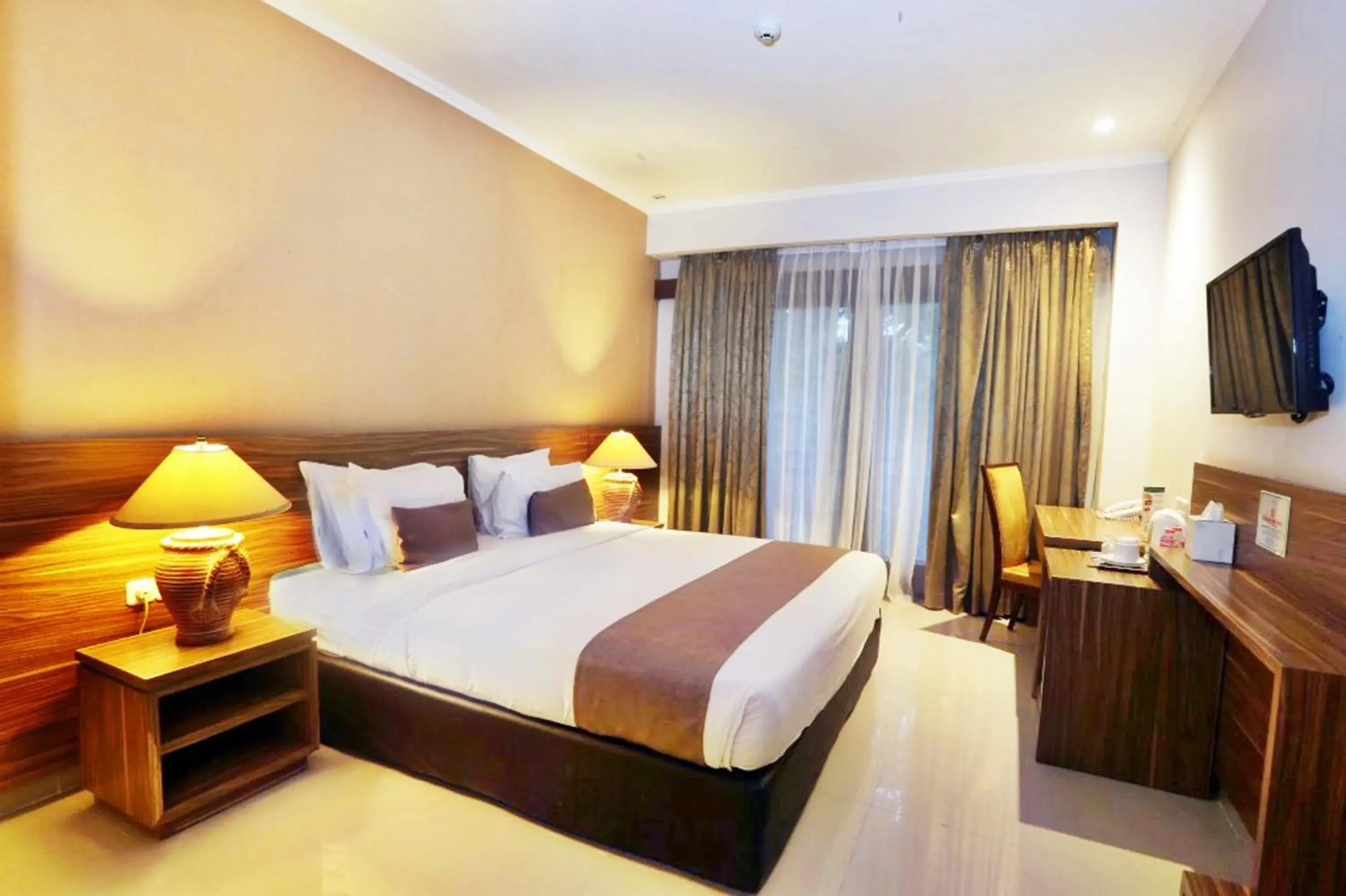 Bedroom, Bed in Lorin Dwangsa Solo Hotel Bedroom, Bed in Lorin Dwangsa Solo Hotel