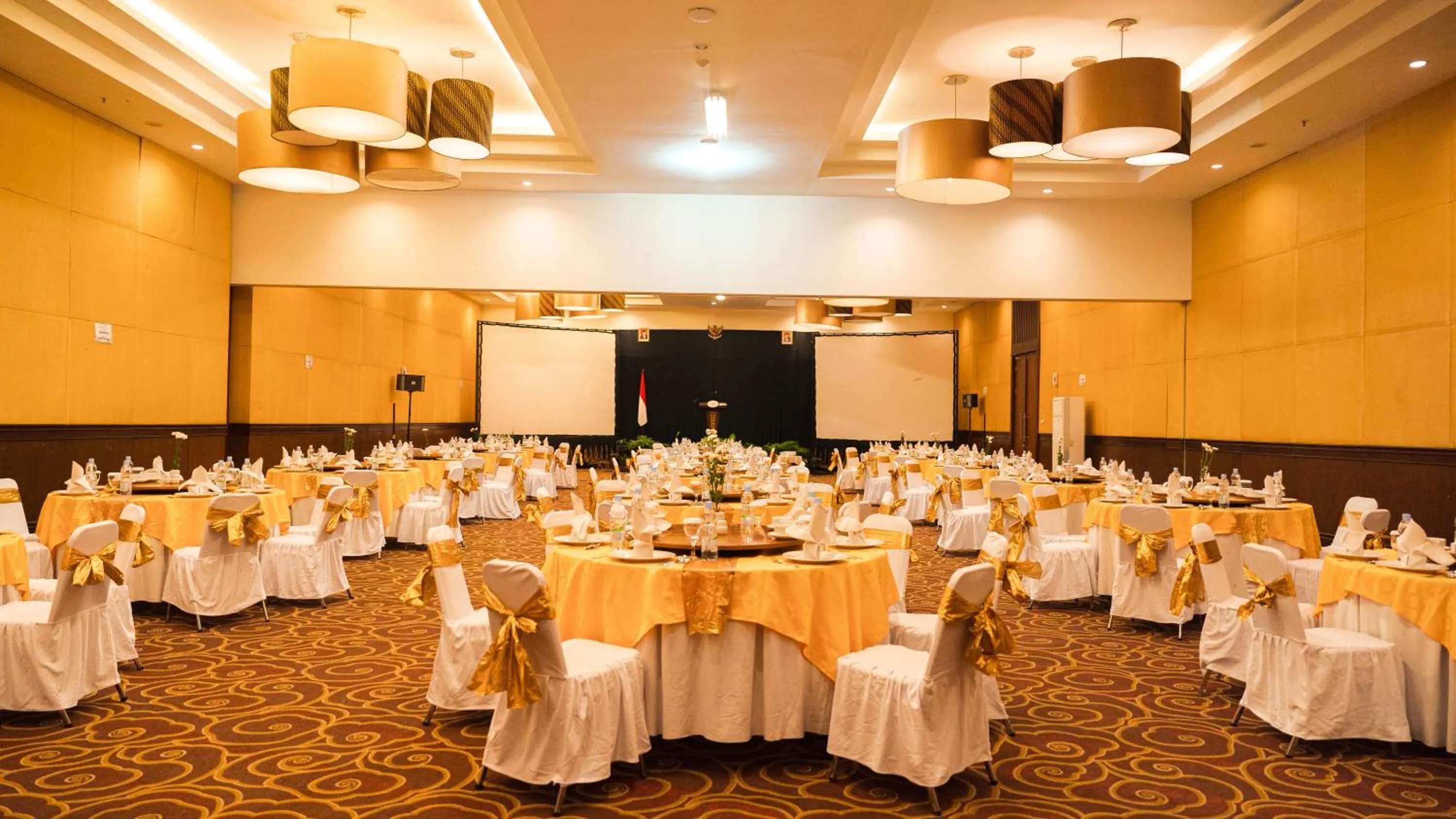 Meeting/conference room in Lorin Dwangsa Solo Hotel